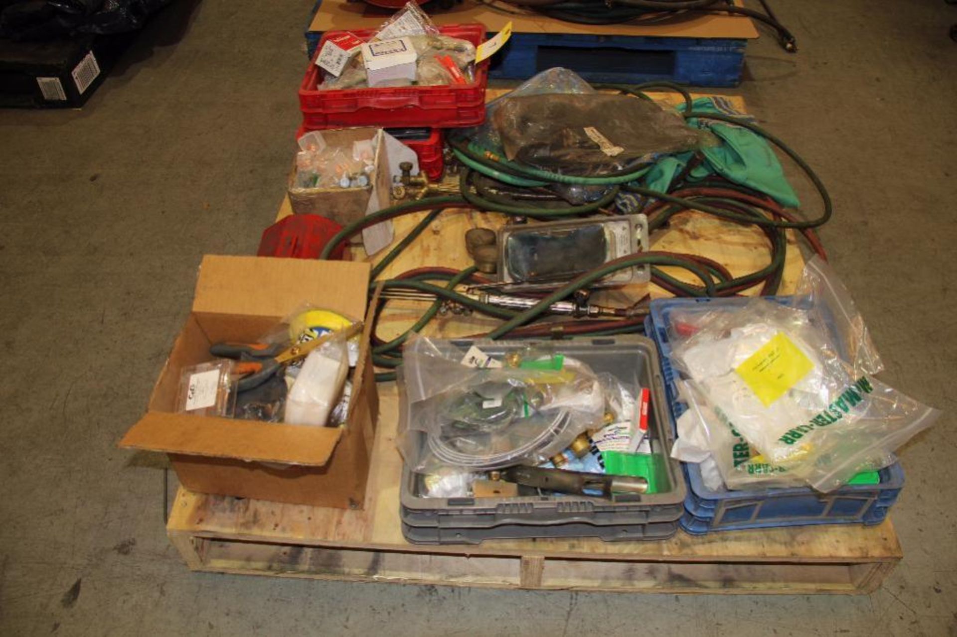 LOT: Assorted Oxygen/Acetylene Supplies - Image 2 of 3