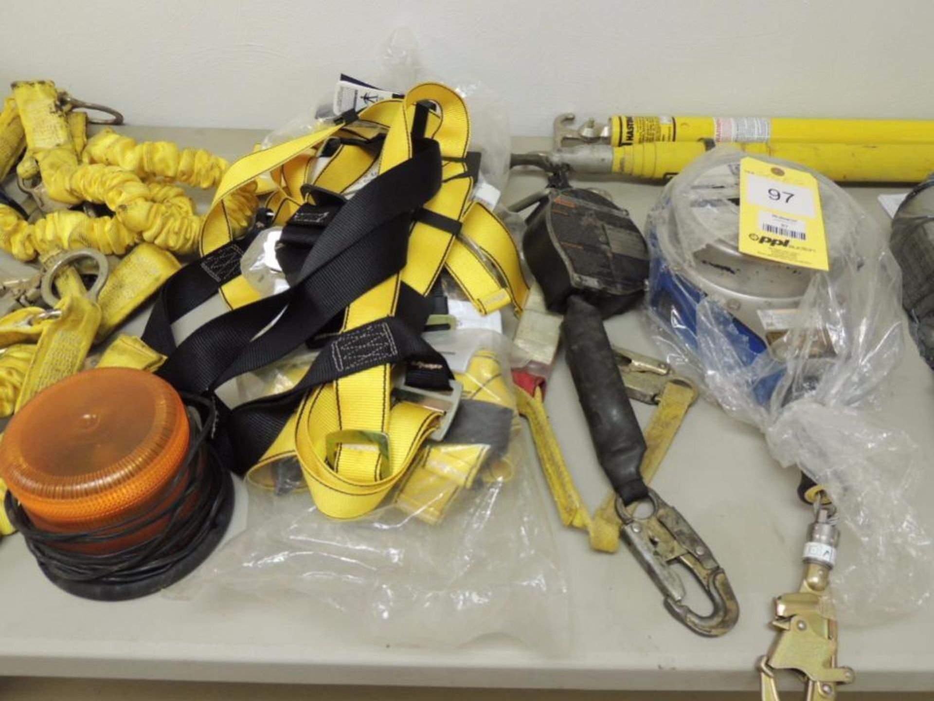 LOT: Safety Equipment including Self-Retracting Lanyards with Emergency Rescuers, Workmans Harnesses - Image 2 of 7