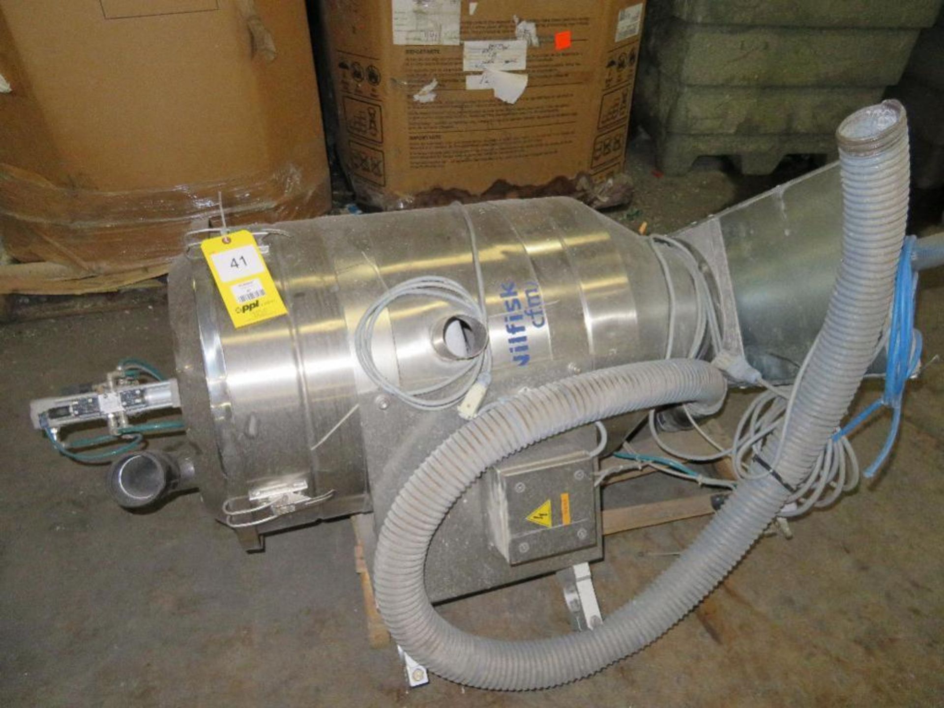 Nilfisk CFM In-Line Vacuum