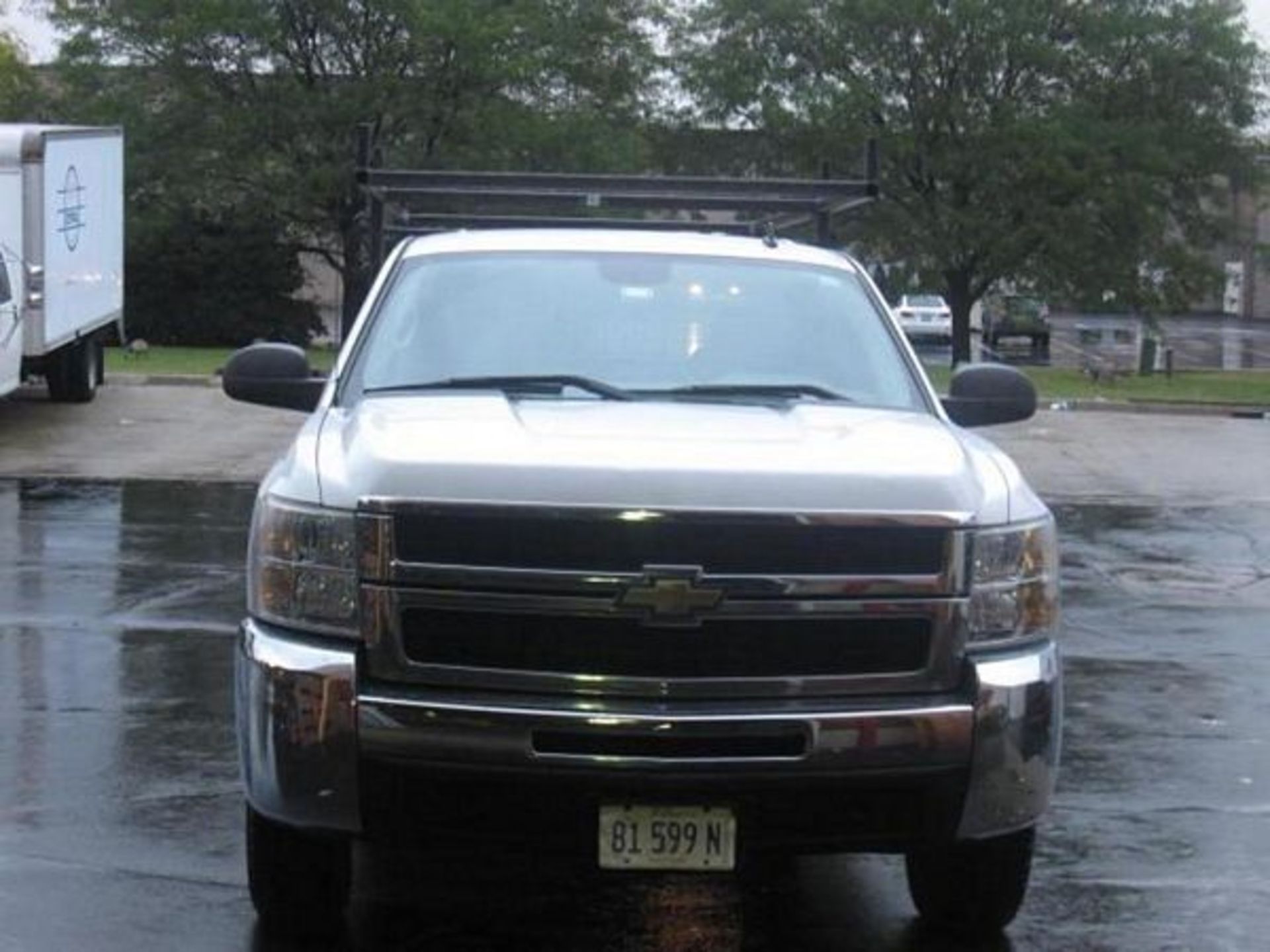 2007 Chevrolet Crew Cab Pick-up Truck, with Rack & Lift Gate, 2500 HD, VIN 1GCHC23K27F524910, 127,32 - Image 3 of 10