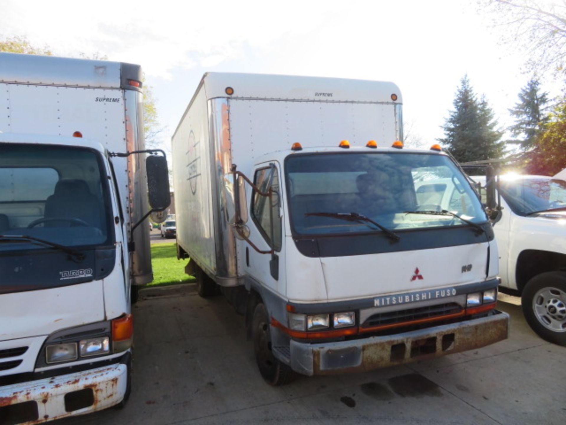 2004 Mitsubishi 16 ft. Fuso Box Truck, VIN JL613HF1S54K006303, 156,164 Indicated Miles - Image 2 of 9