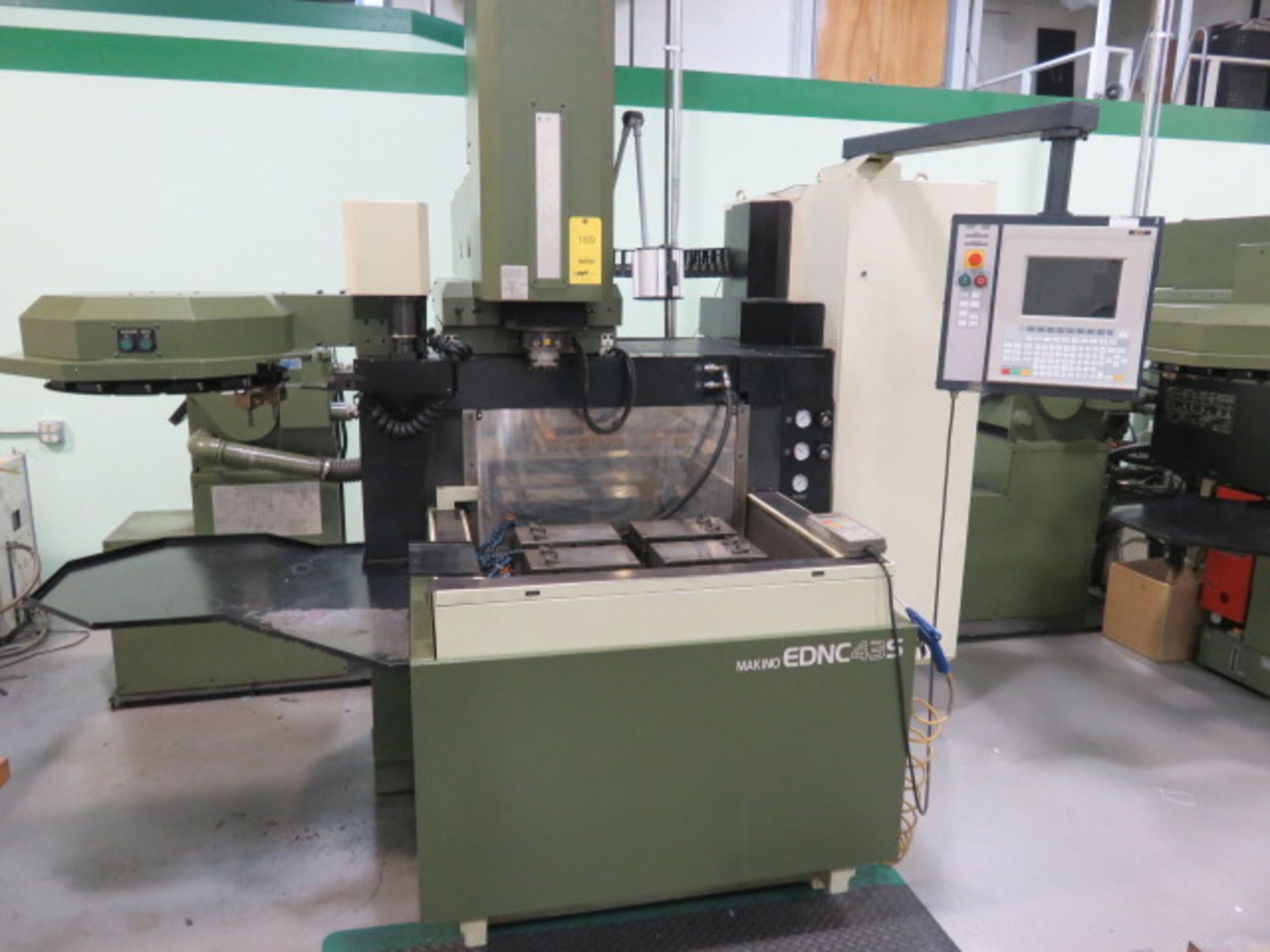 Makino 4-Axis CNC Die Sinker EDM Machine Model EDNC43S, S/N 646 (1998), 33 in. x 26 in. x 14 in. Tan