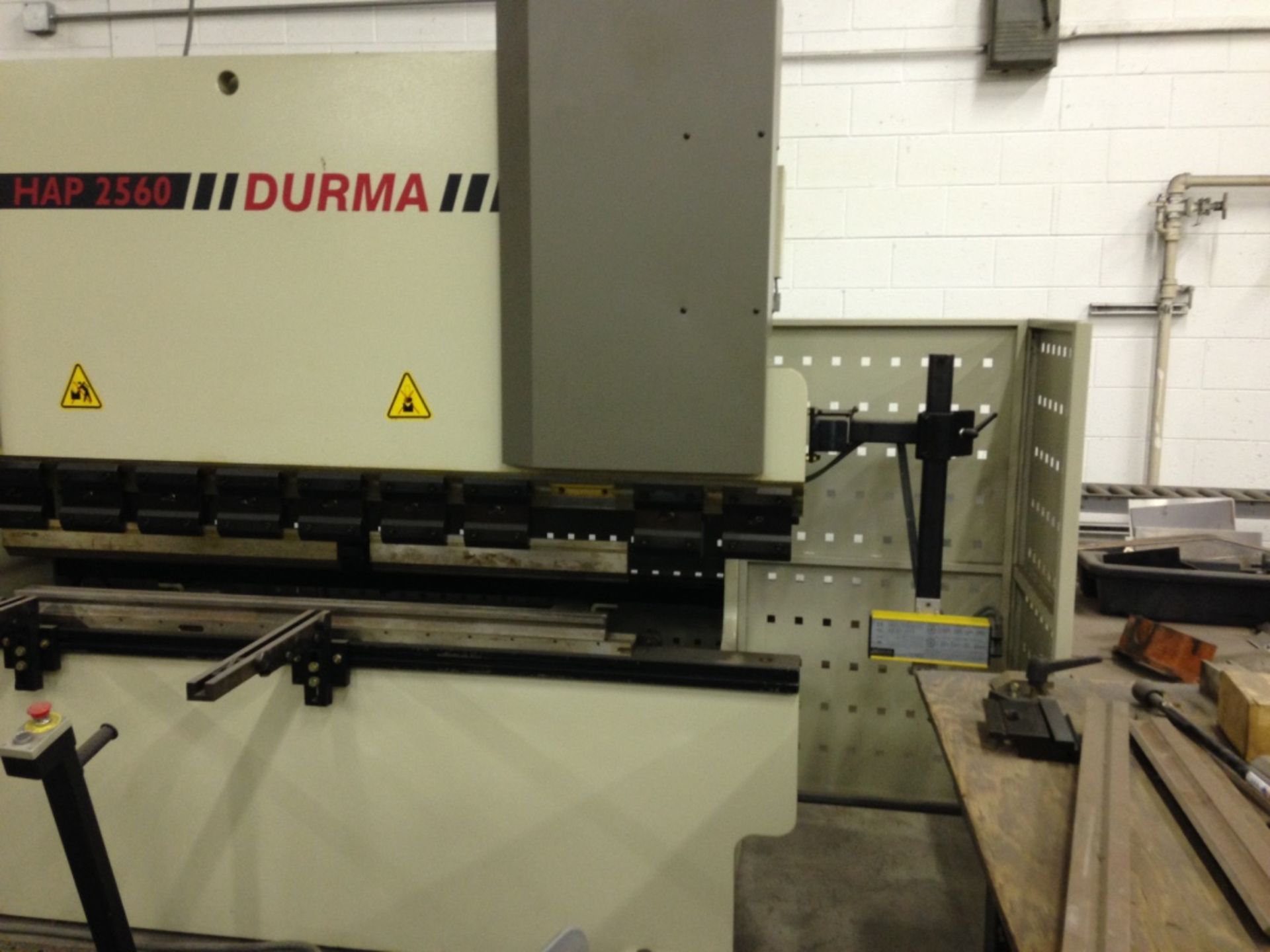 60 Ton x 8' Durma Hydraulic Press Brake, Model HAP2560, s/n: 7023045425, Year: 2004, 2 Axis Back - Image 5 of 10