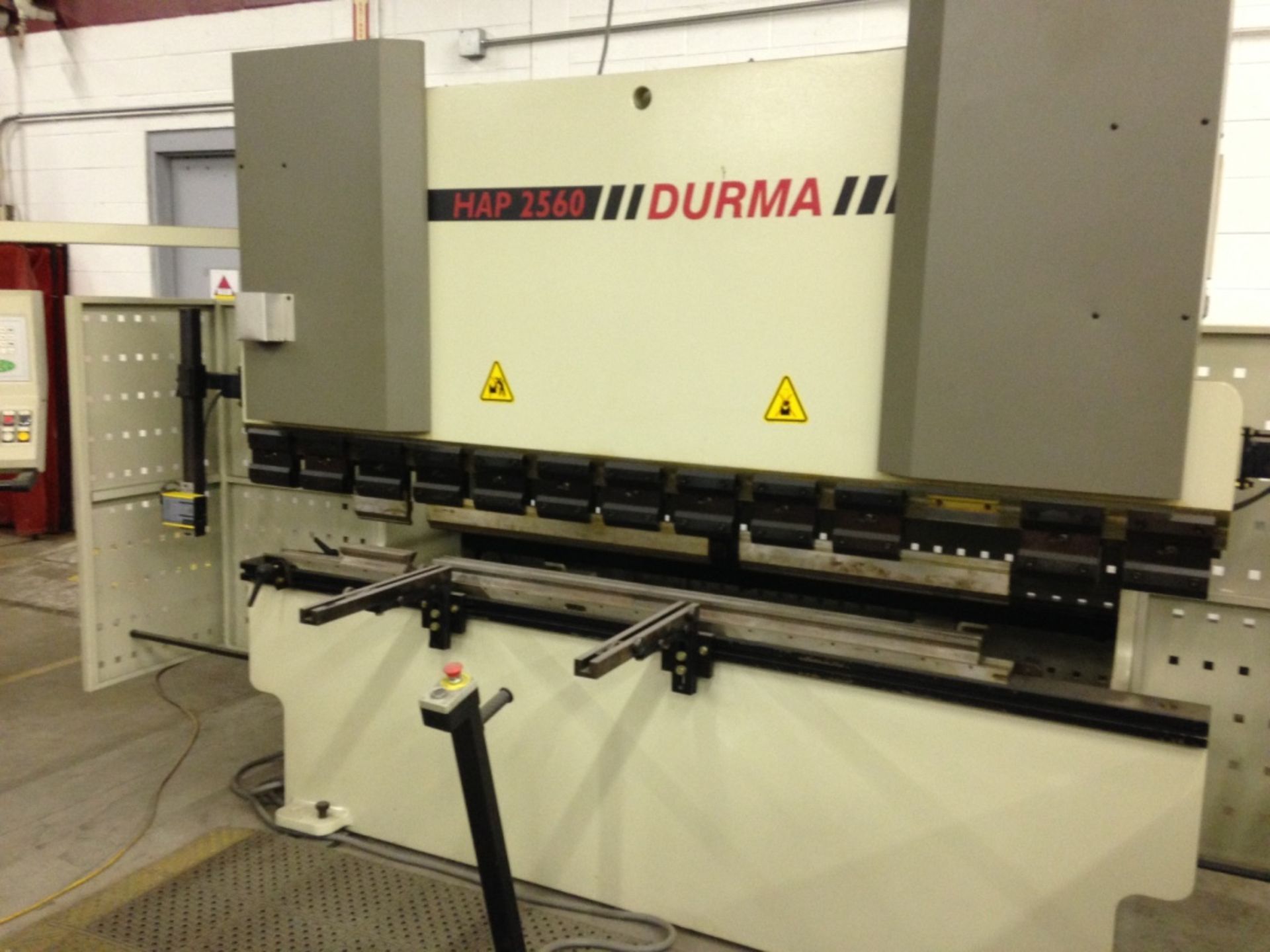 60 Ton x 8' Durma Hydraulic Press Brake, Model HAP2560, s/n: 7023045425, Year: 2004, 2 Axis Back - Image 4 of 10