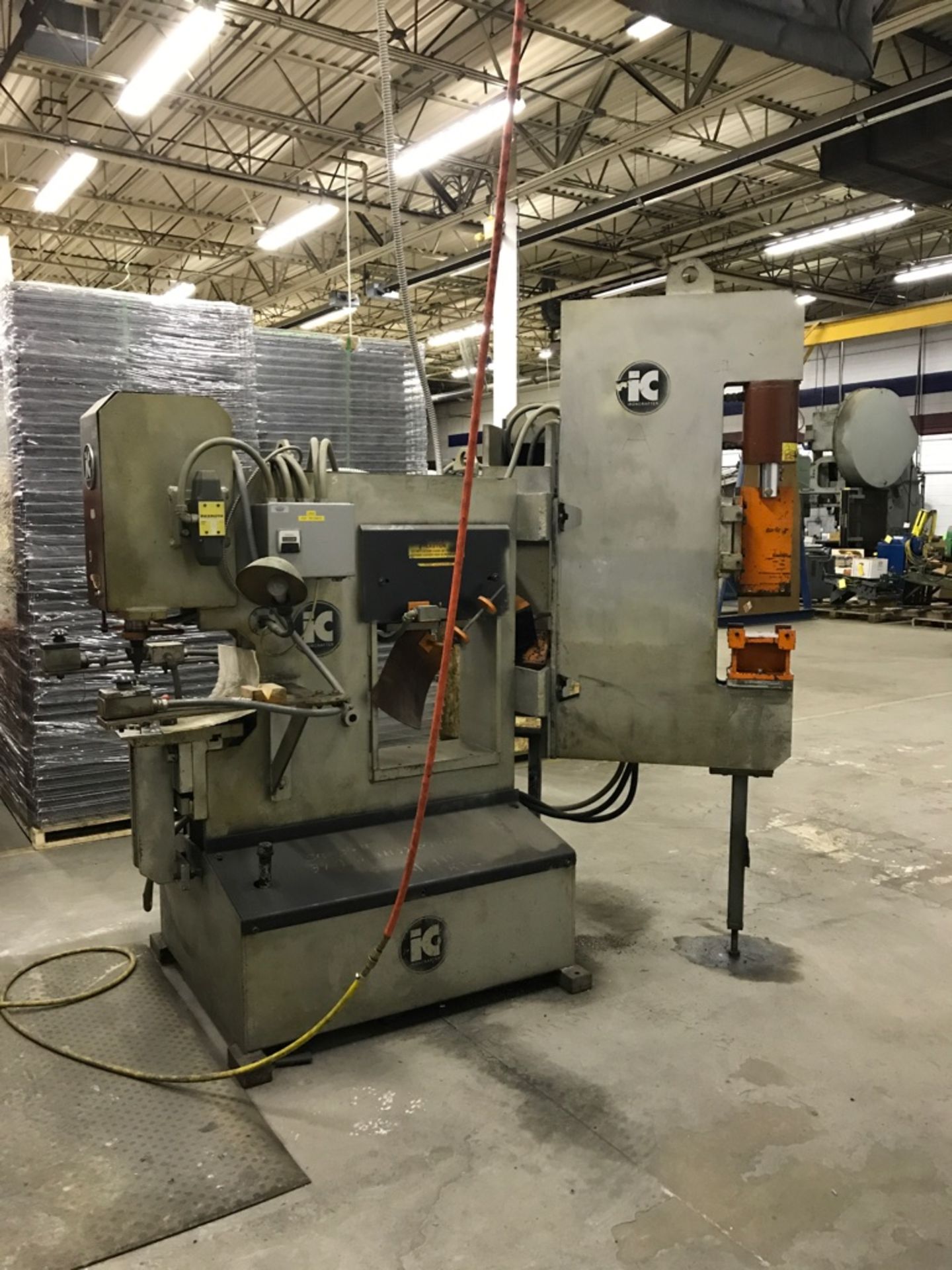 70 Ton Ironcrafter Ironworker, Model HMW70-70, 70 Ton Punch Station, 15" Throat, 4" Stroke, 70 Ton - Image 5 of 5