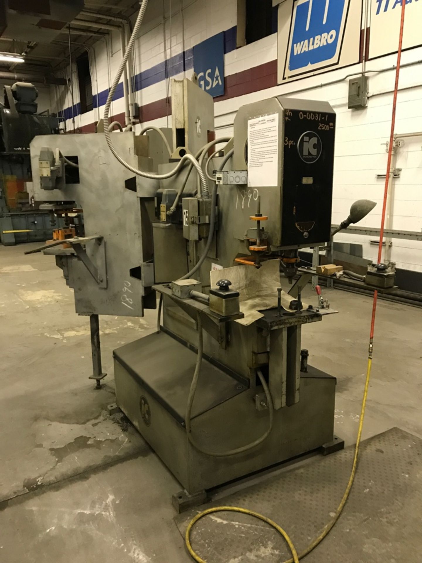 70 Ton Ironcrafter Ironworker, Model HMW70-70, 70 Ton Punch Station, 15" Throat, 4" Stroke, 70 Ton