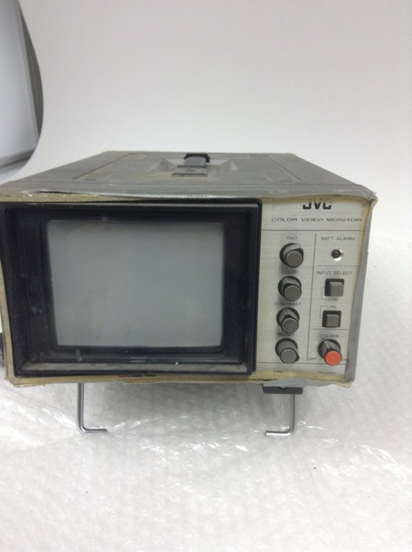 JVC TM-41AU Color Video Monitor Hand-held Portable Single Screen - Image 2 of 4
