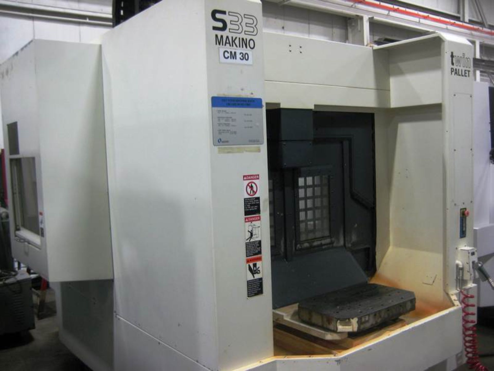 Makino S33-APC 3-Axis PRecision CNC Vertical Machining Center with Pallet Changer, S/N V100144,