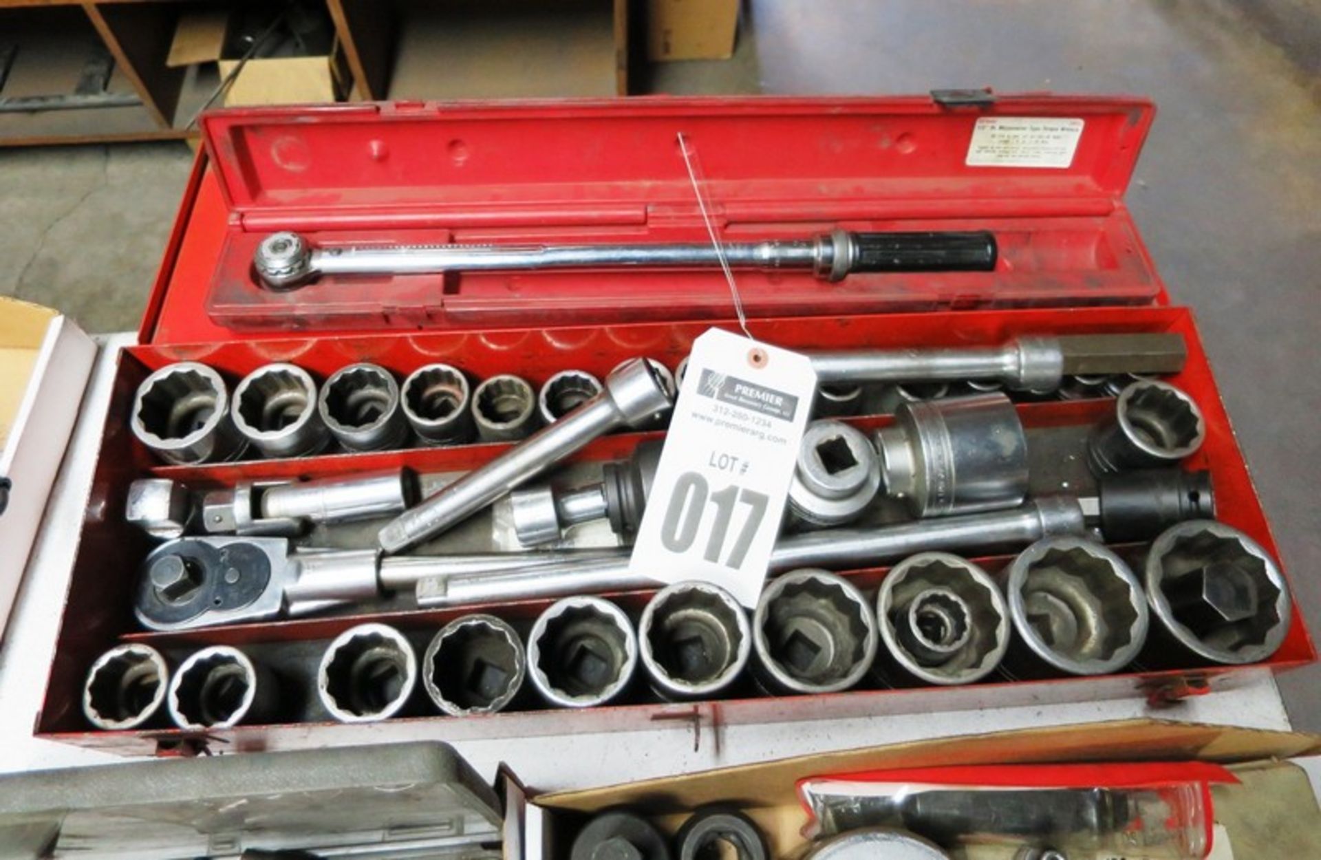 Standard Socket Wrench Set with Torque Wrench