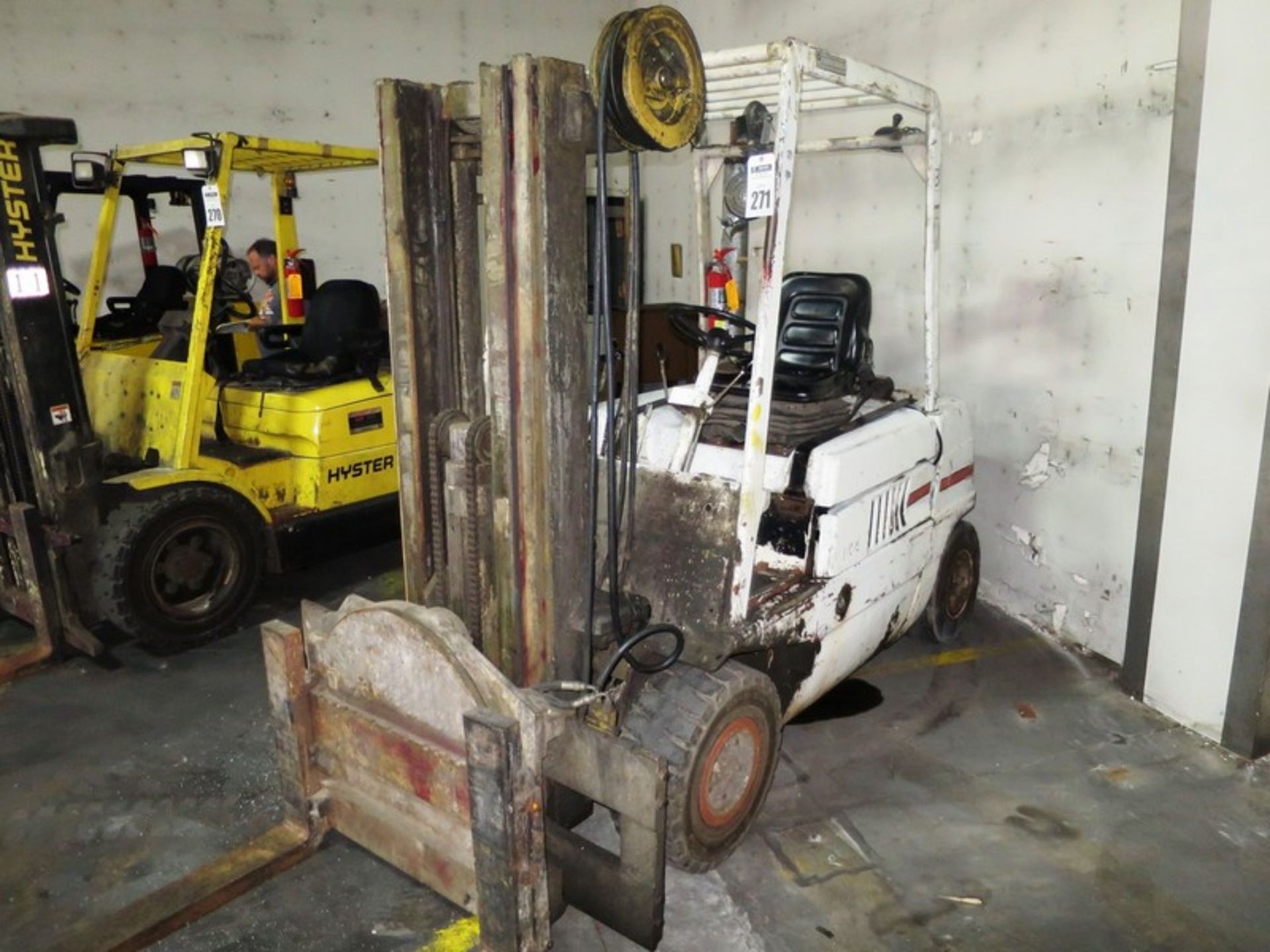 8,000 lbs. Baker Model B80PD Lift Truck S/N: 331-30501-0730, Max Height 170", 1983, Has Rotator with
