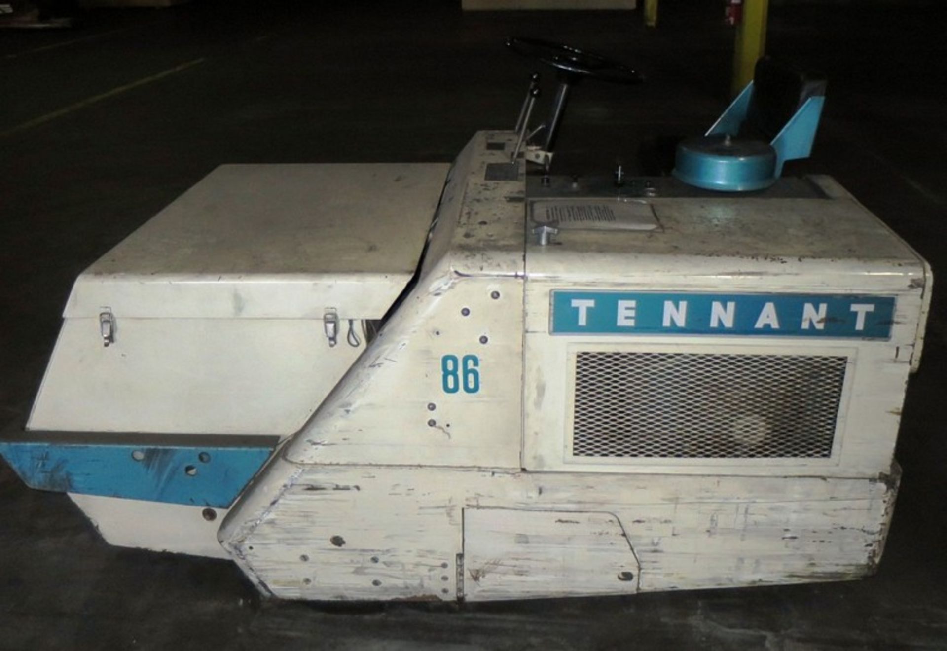 Tennant Floor Sweeper Truck Model 86 3ft Brush - Image 2 of 4