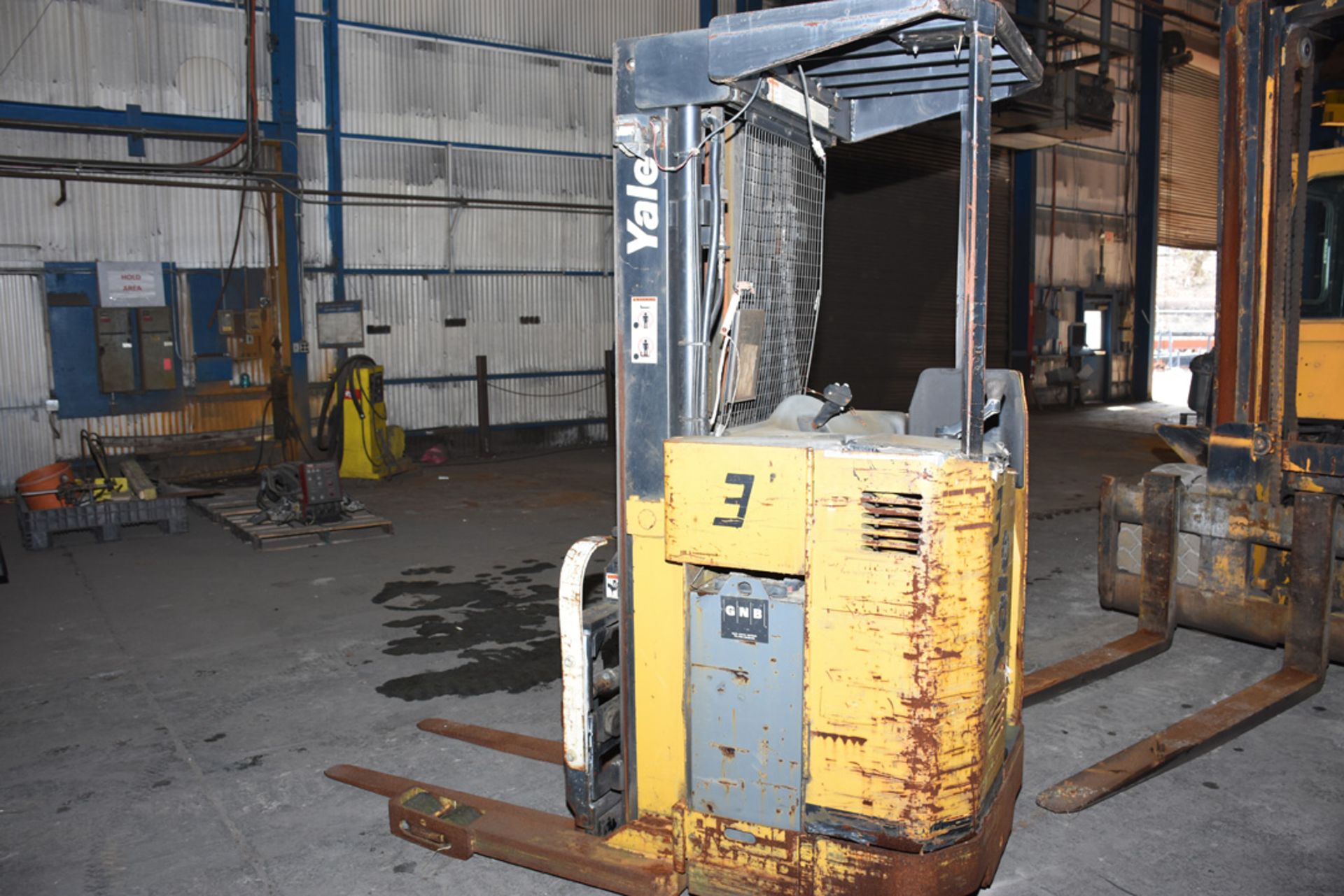 Yale Model NR040ACNS24TE091 Electric Fork Truck - Image 2 of 2