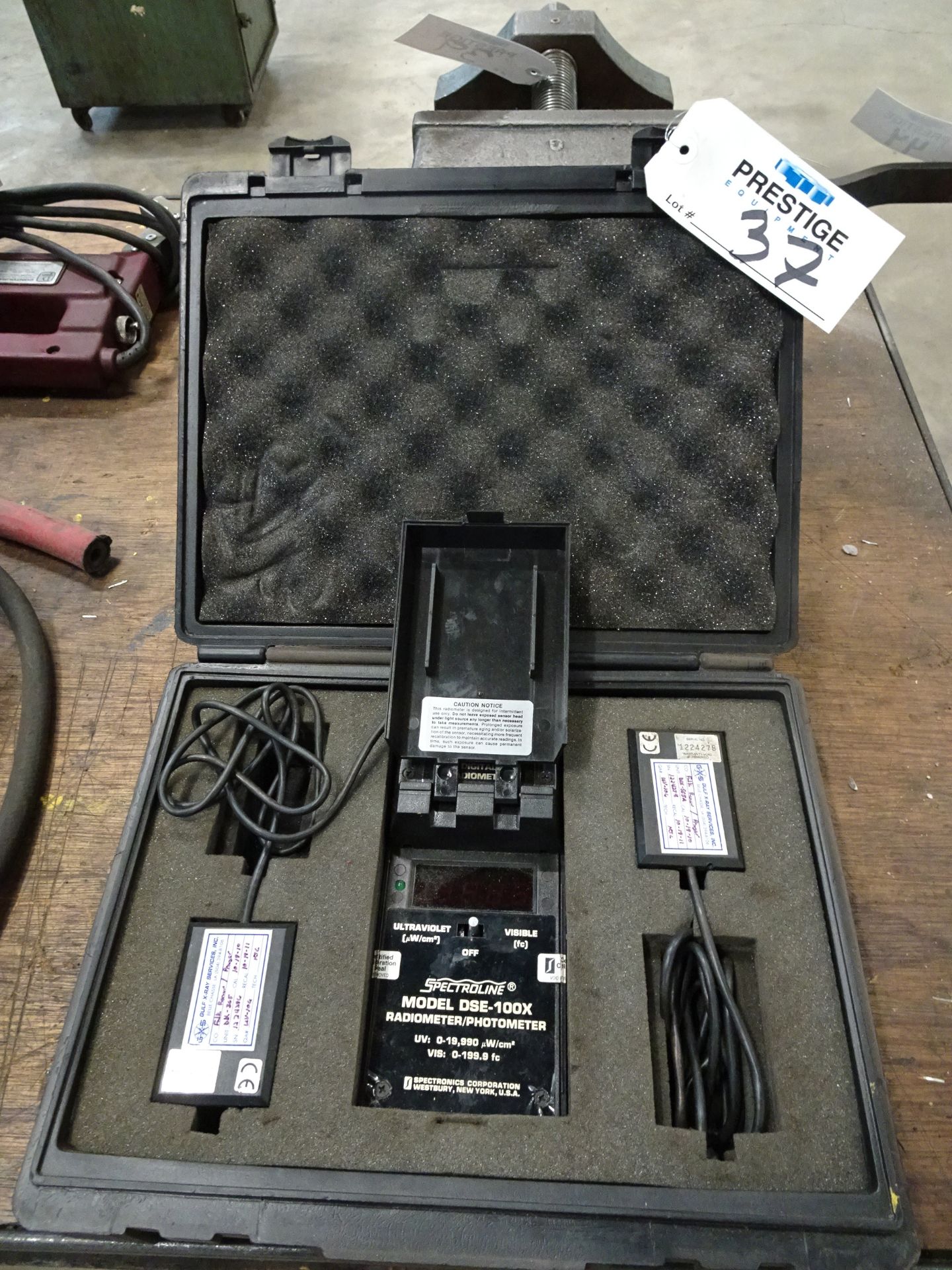 Spectroline model: DSE/100x Radiometer/Photometer with case