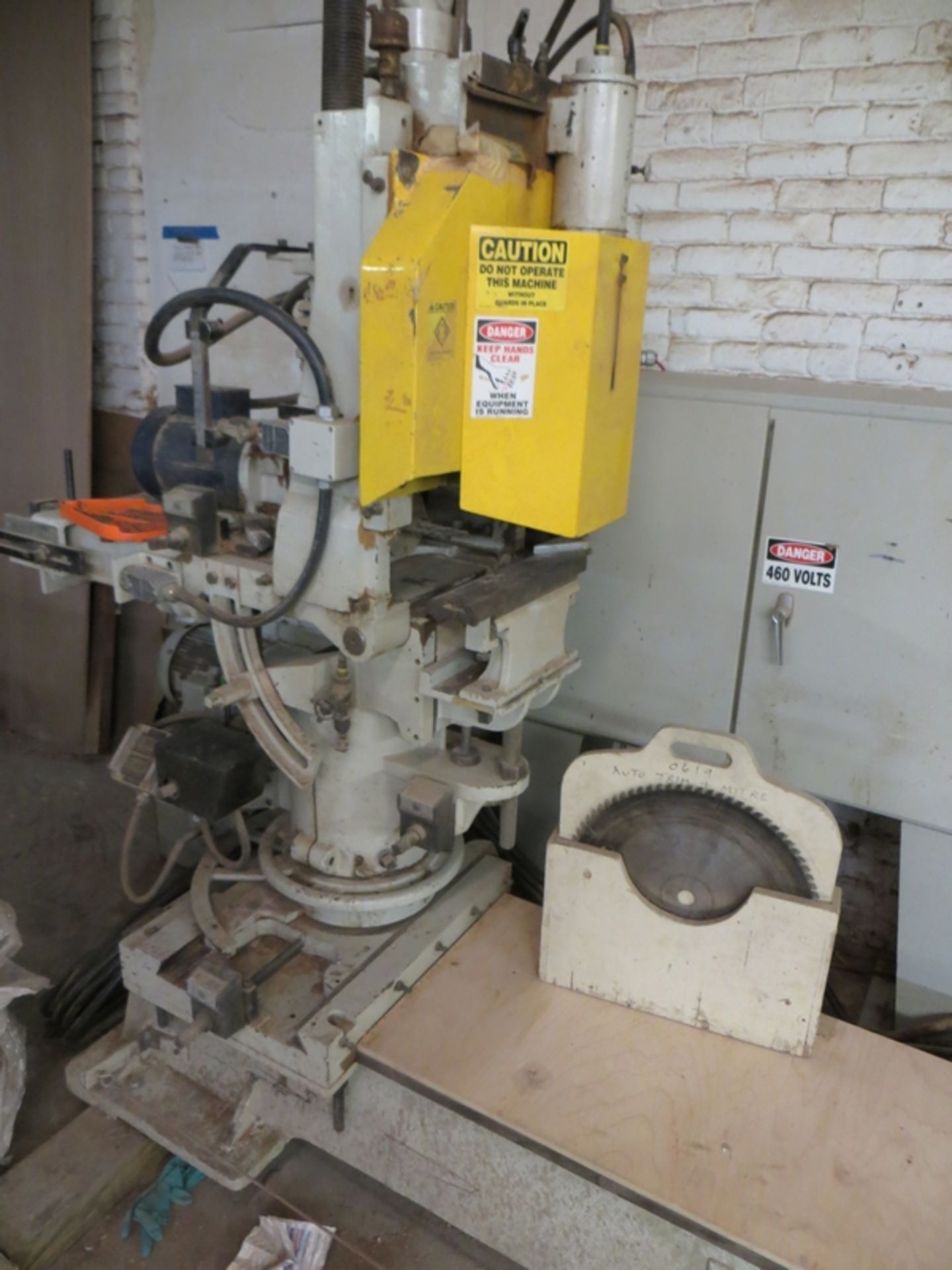 BELL 24 TWIN MITRE SAW W/HOR. TWIN DRILLING UNITS - Image 4 of 4