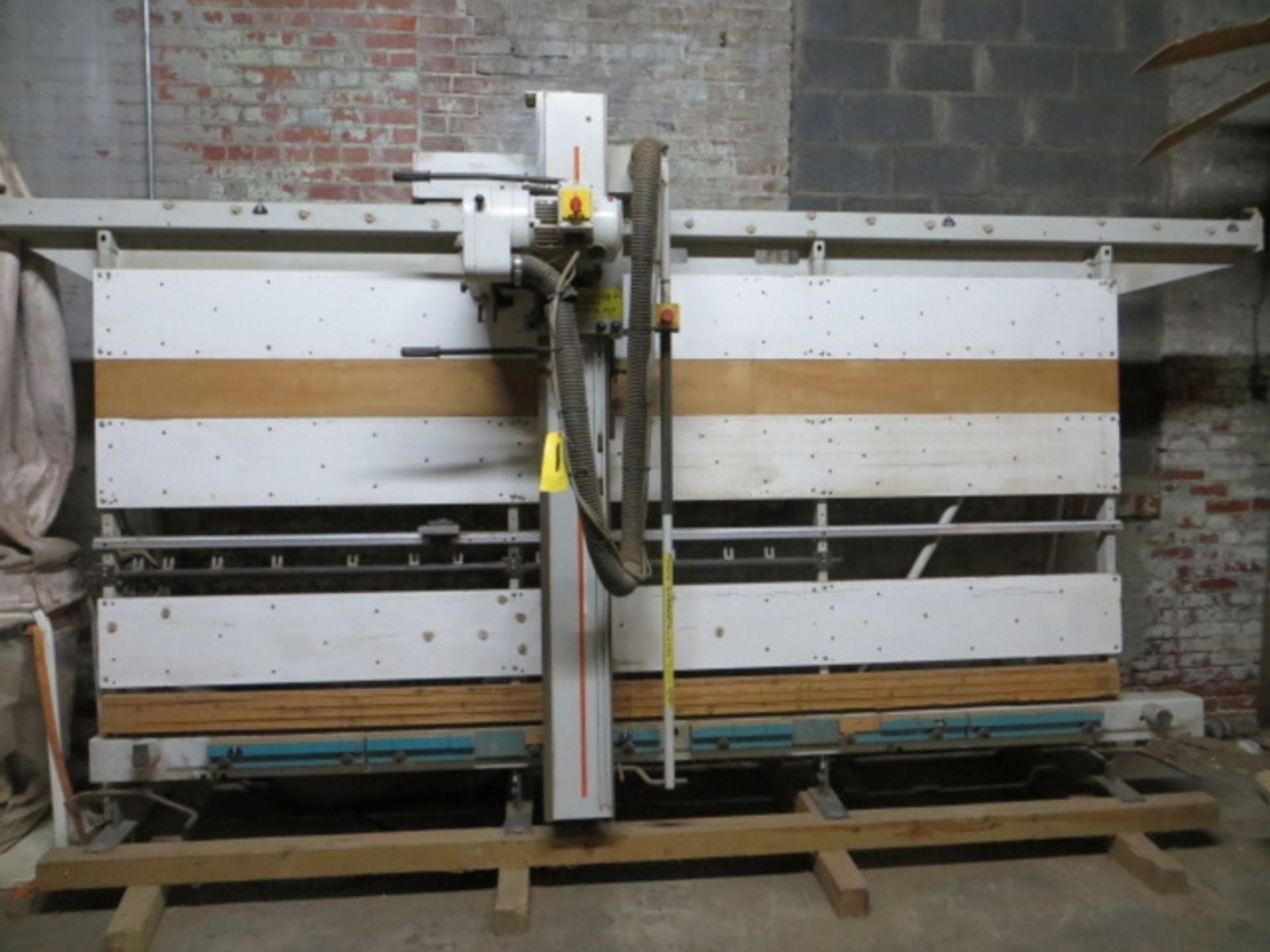 VERTICAL PANEL SAW (BELIEVED TO BE A STEIBIG)