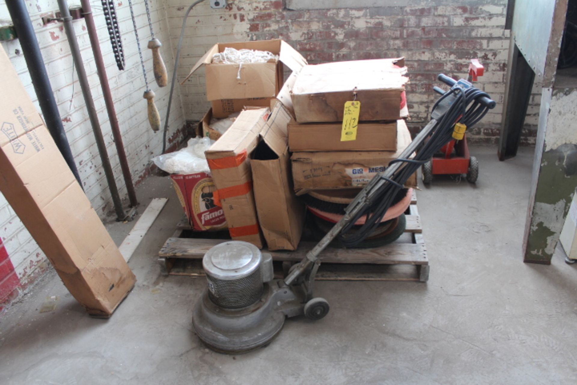 ELECTRIC FLOOR BUFFER AND BUFFING PADS, MOP HEADS ETC.