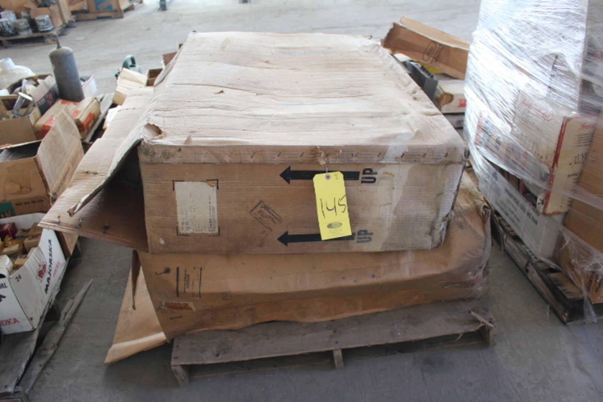 PALLETS LARGE EXHAUST FANS