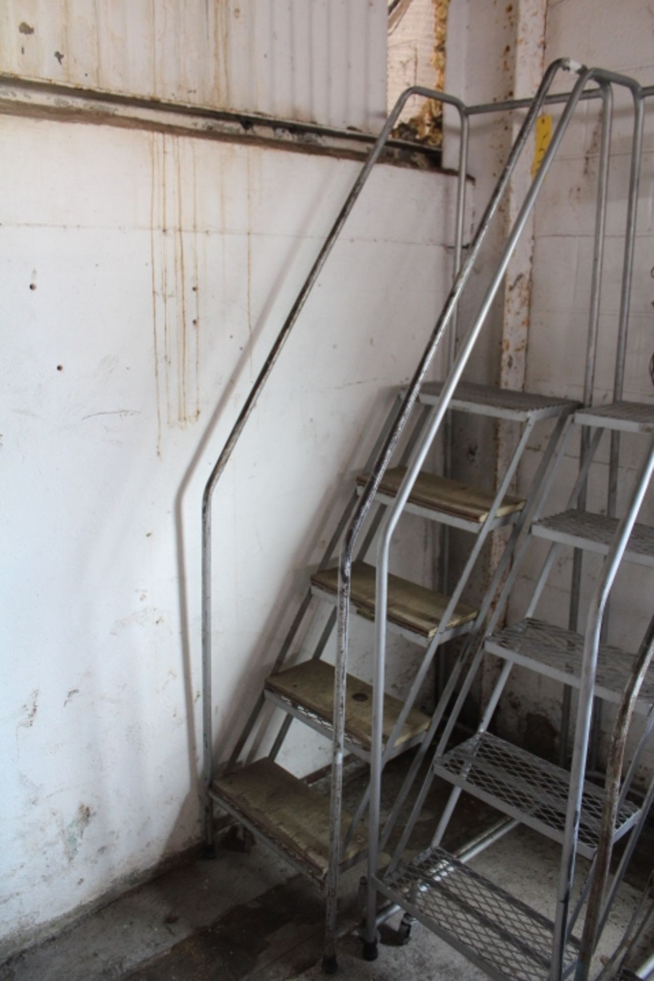 5' STEEL STOCK LADDER