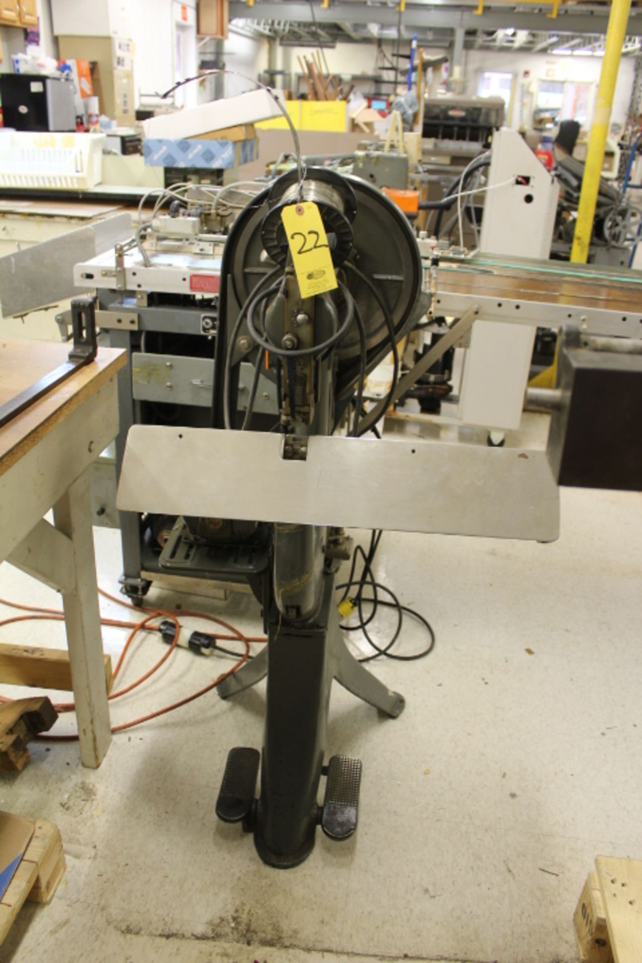 BOSTON MODEL 2 WIRE STITCHER, S/N 3152V WITH 2001D HEAD - Image 2 of 2