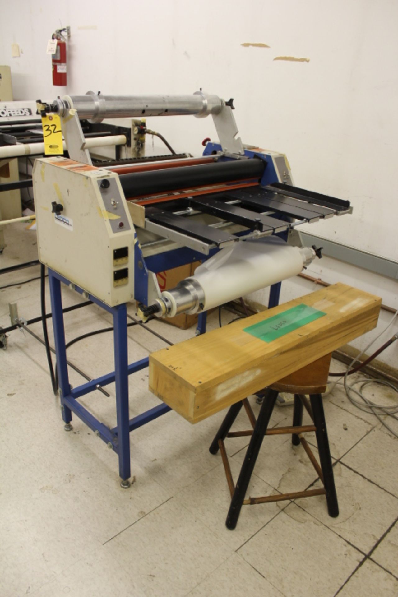 LEDCO 25" MODEL HEAVY DUTY "WORKHORSE" 2-SIDED LAMINATOR WITH NEW SPARE ROLLERS WITH STATIC BAR