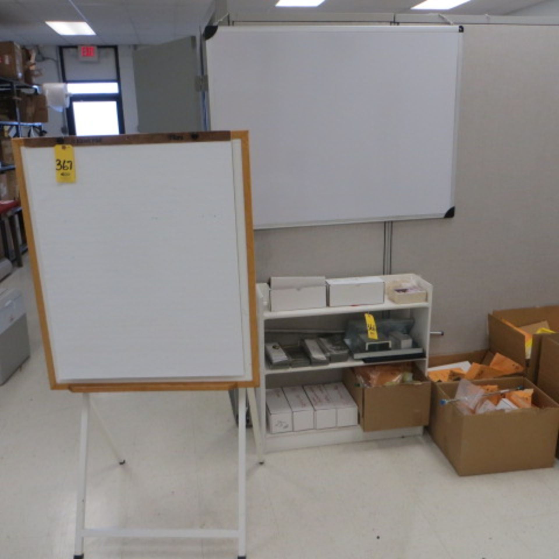 EASEL AND ERASE BOARD