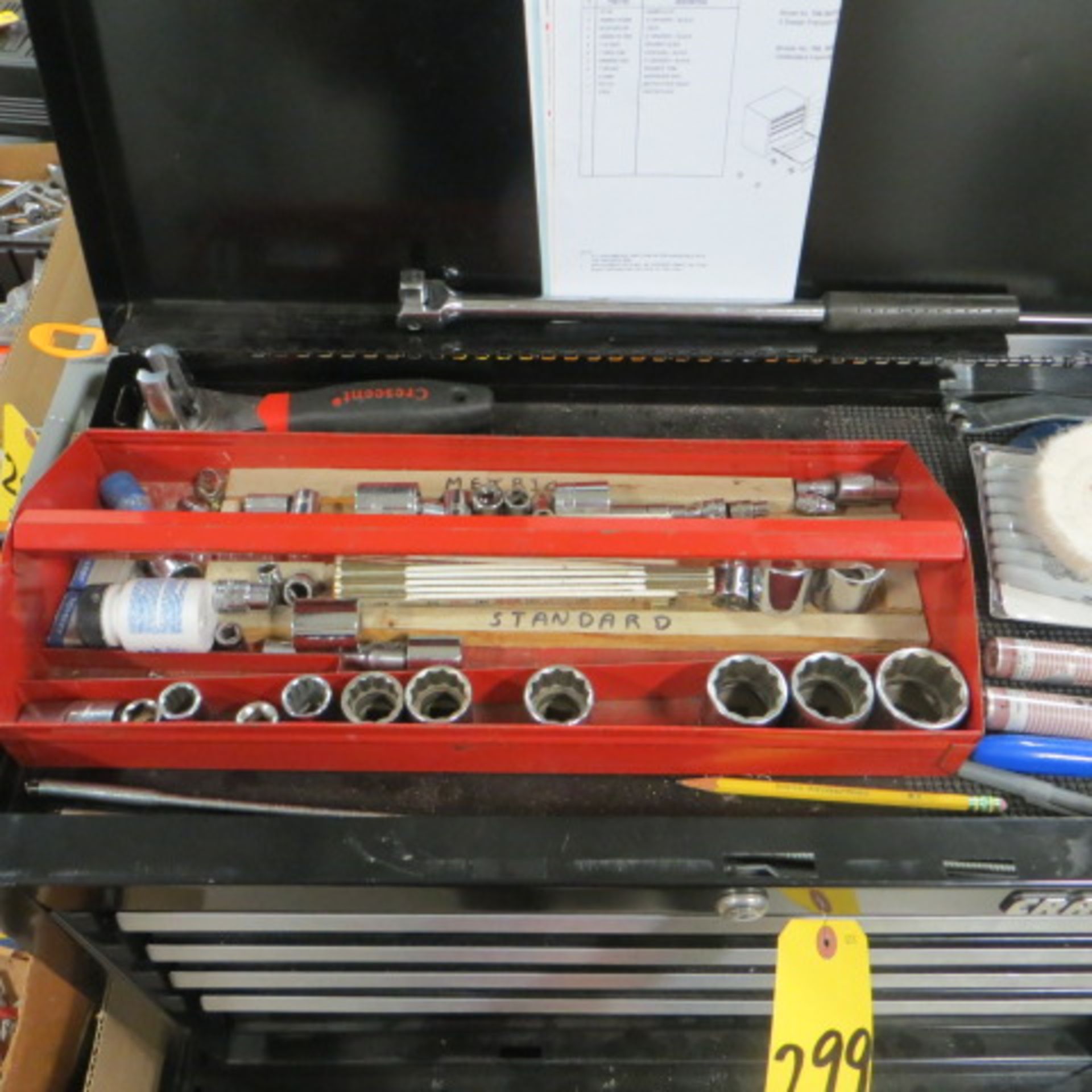 CRAFTSMAN TOOL BOX AND CONTENTS - Image 3 of 7