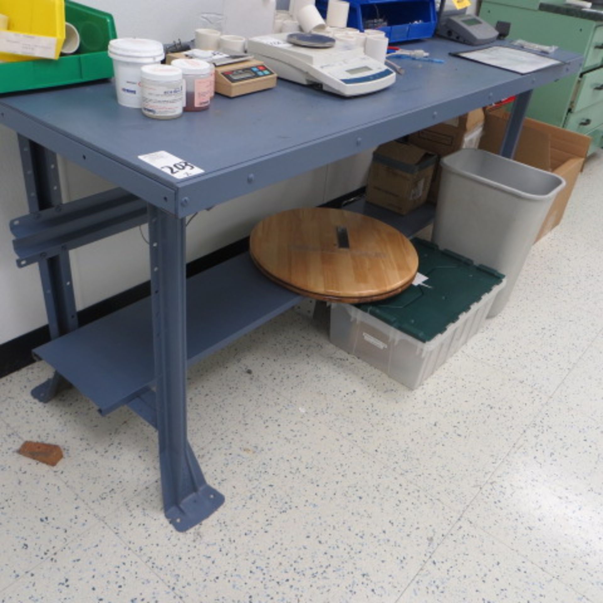 2-6' WORK BENCHES