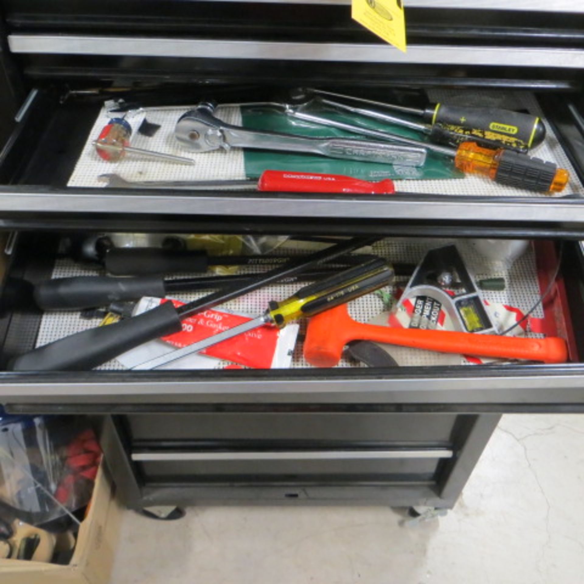 CRAFTSMAN TOOL BOX AND CONTENTS - Bild 5 aus 7