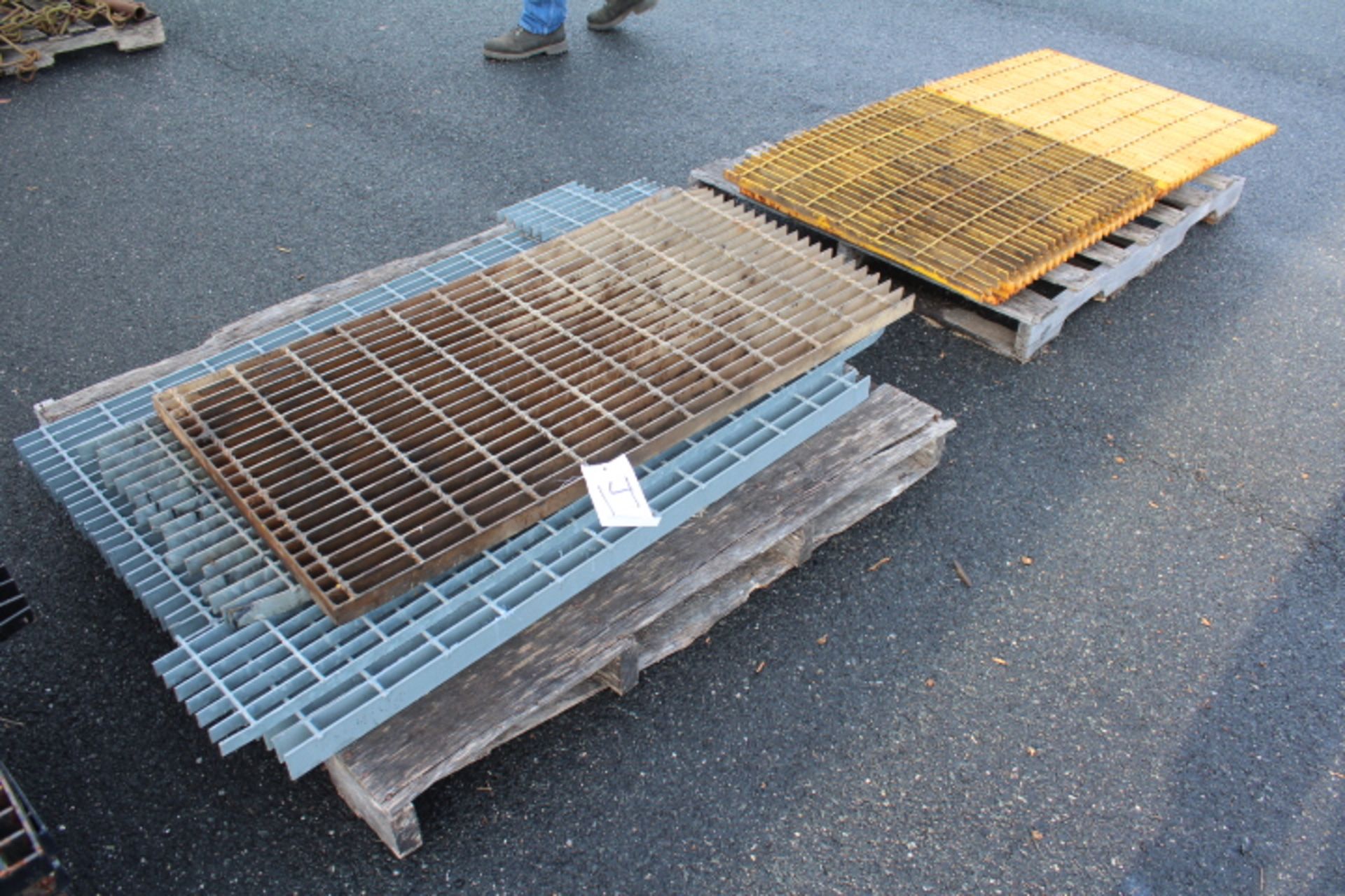 2-SKIDS STEEL GRATES