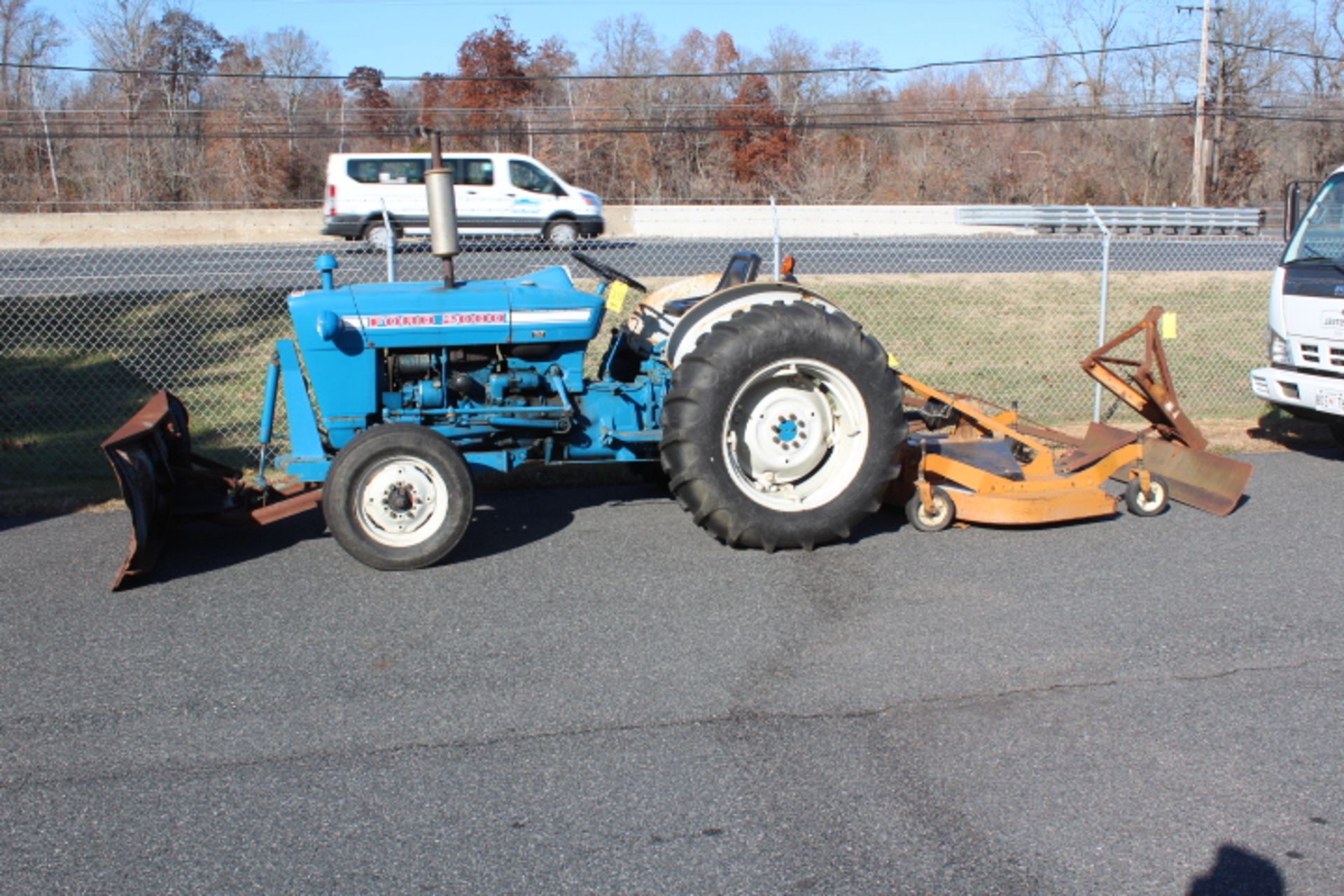 BULK BID ON FORD 2000 TRACTOR