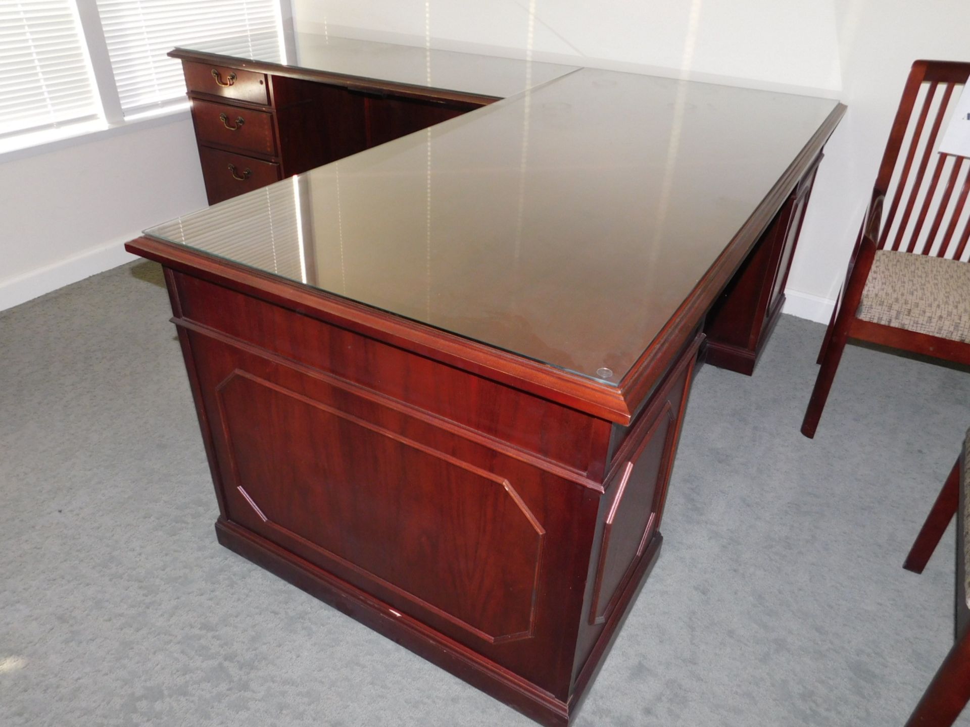 KIMBALL SENATOR SERIES 36" X 72" EXECUTIVE L DESK W/ LEFT 54" EXTENSION, FIXED CENTER DRAWER,