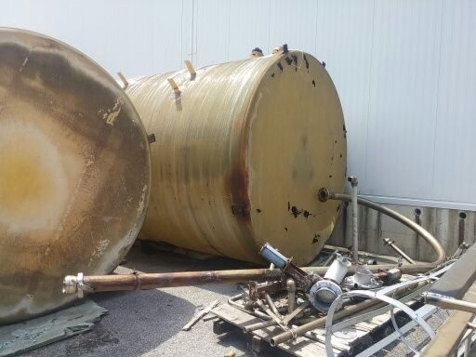 9500 Gal Fiberglass tank - Image 4 of 4