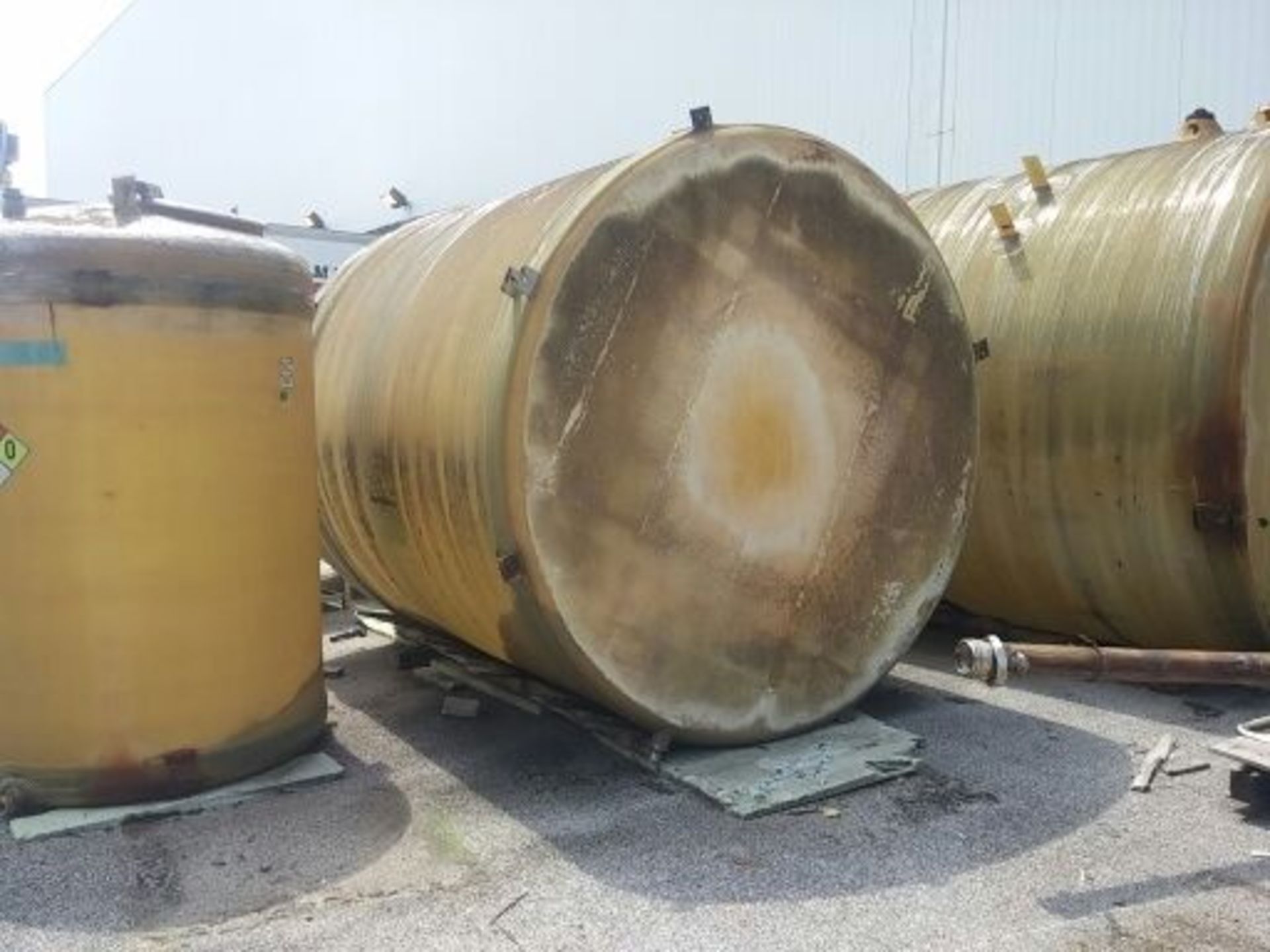 5500 Gal Fiberglass tank - Image 3 of 3