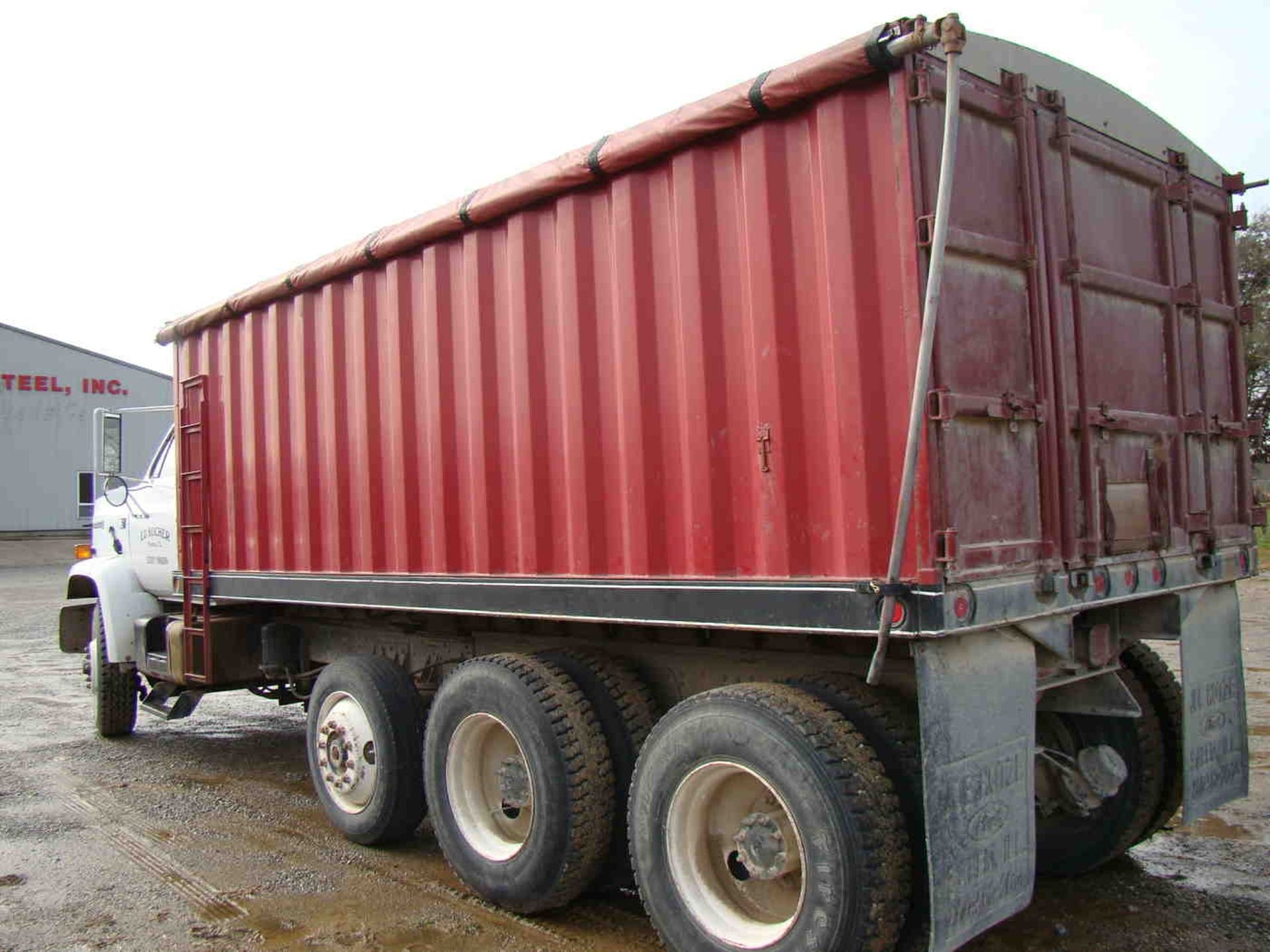 1989 Chevrolet Kodiak tandem grain truck 299,371 miles, w/ air tag push axel, 3208 Cat diesel, 600 - Image 5 of 8