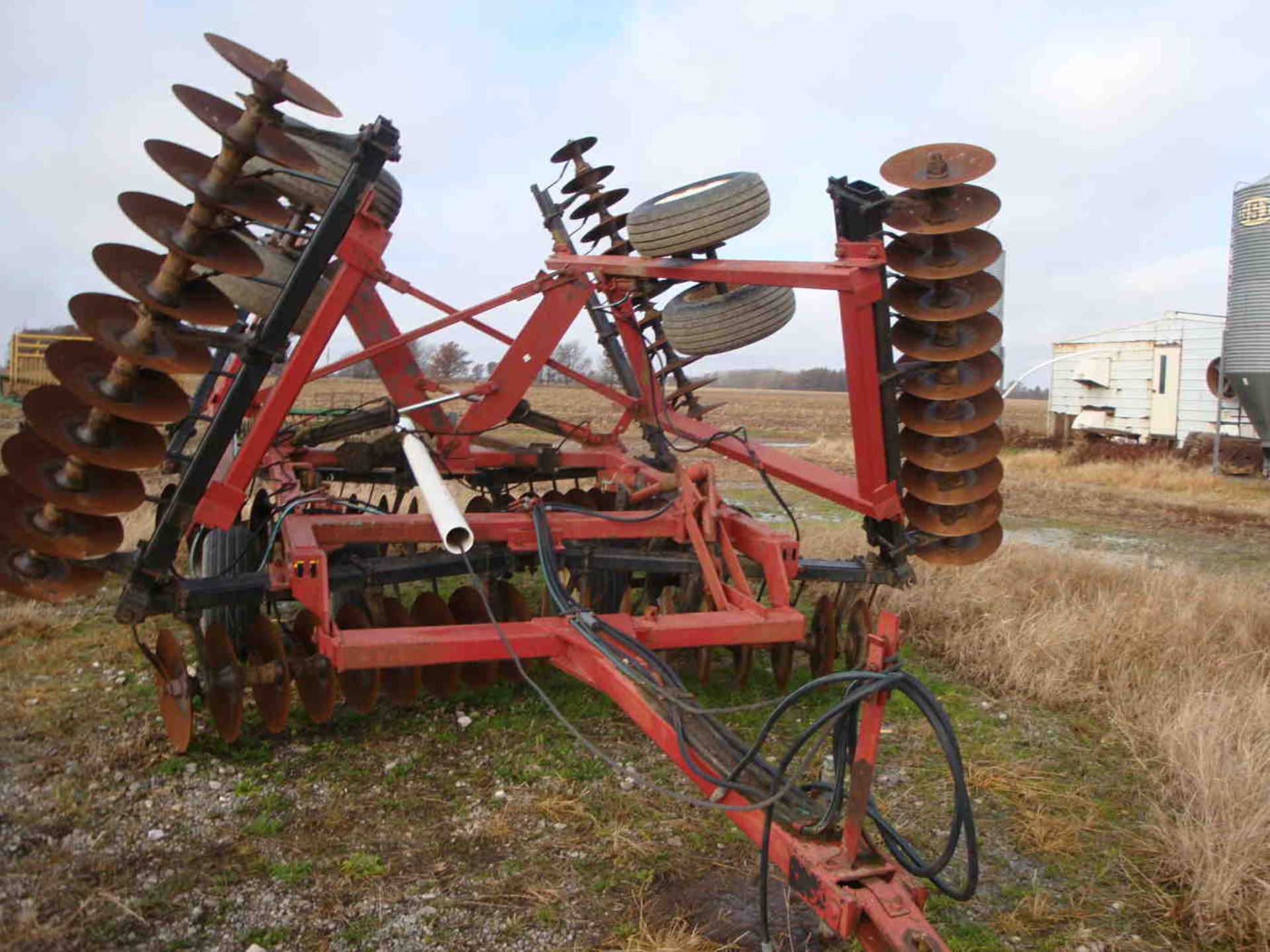 IH 496 disk 25ft newer blades & bearings