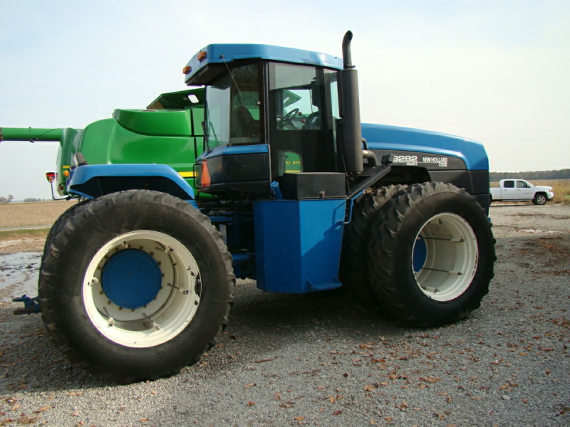 1996 New Holland 9282 tractor, 4x4, 3,515 hours, 5.9 Cummins, Good Year 18.4-38 duals 50%, - Image 8 of 26