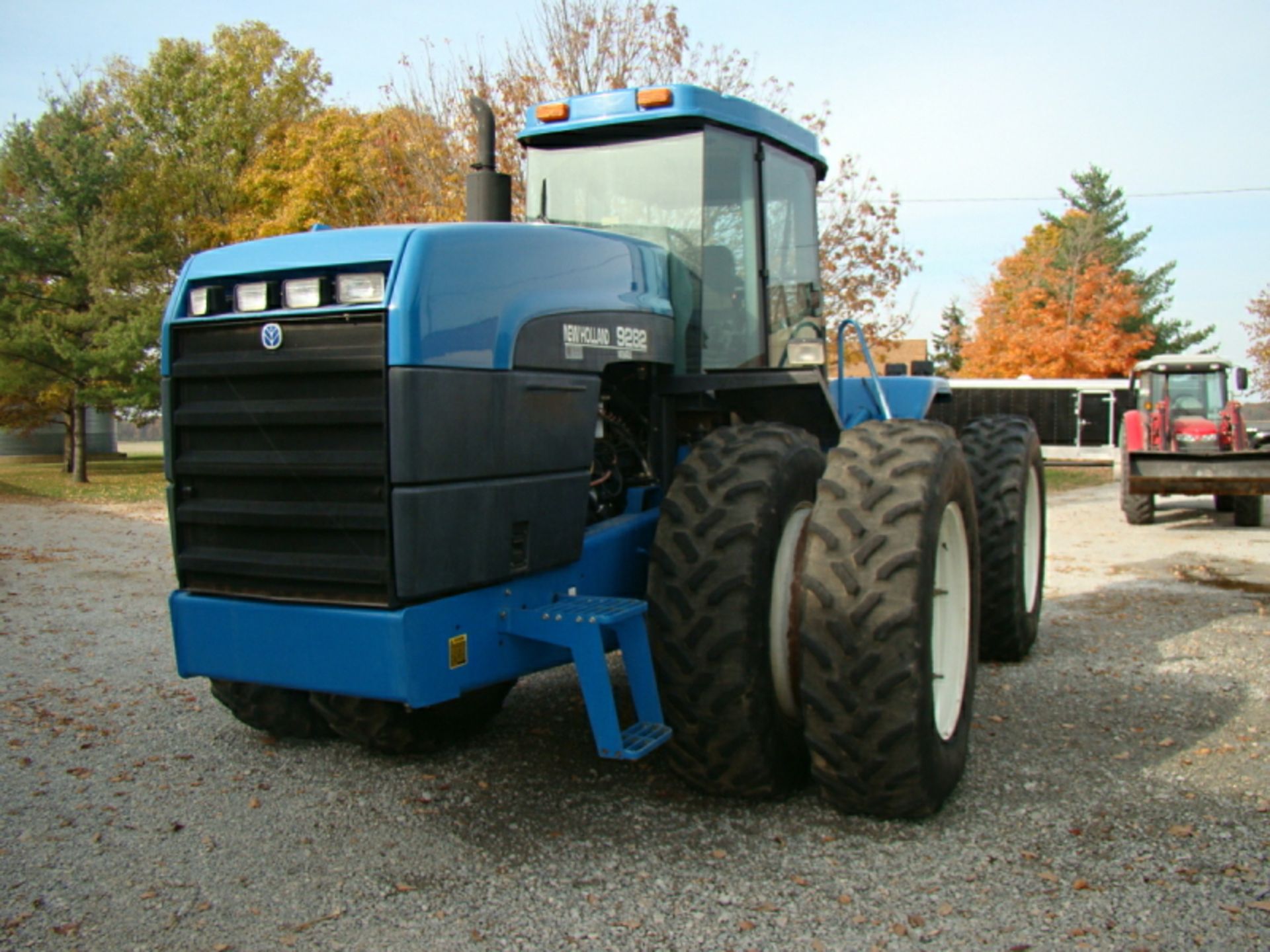 1996 New Holland 9282 tractor, 4x4, 3,515 hours, 5.9 Cummins, Good Year 18.4-38 duals 50%, - Image 2 of 26