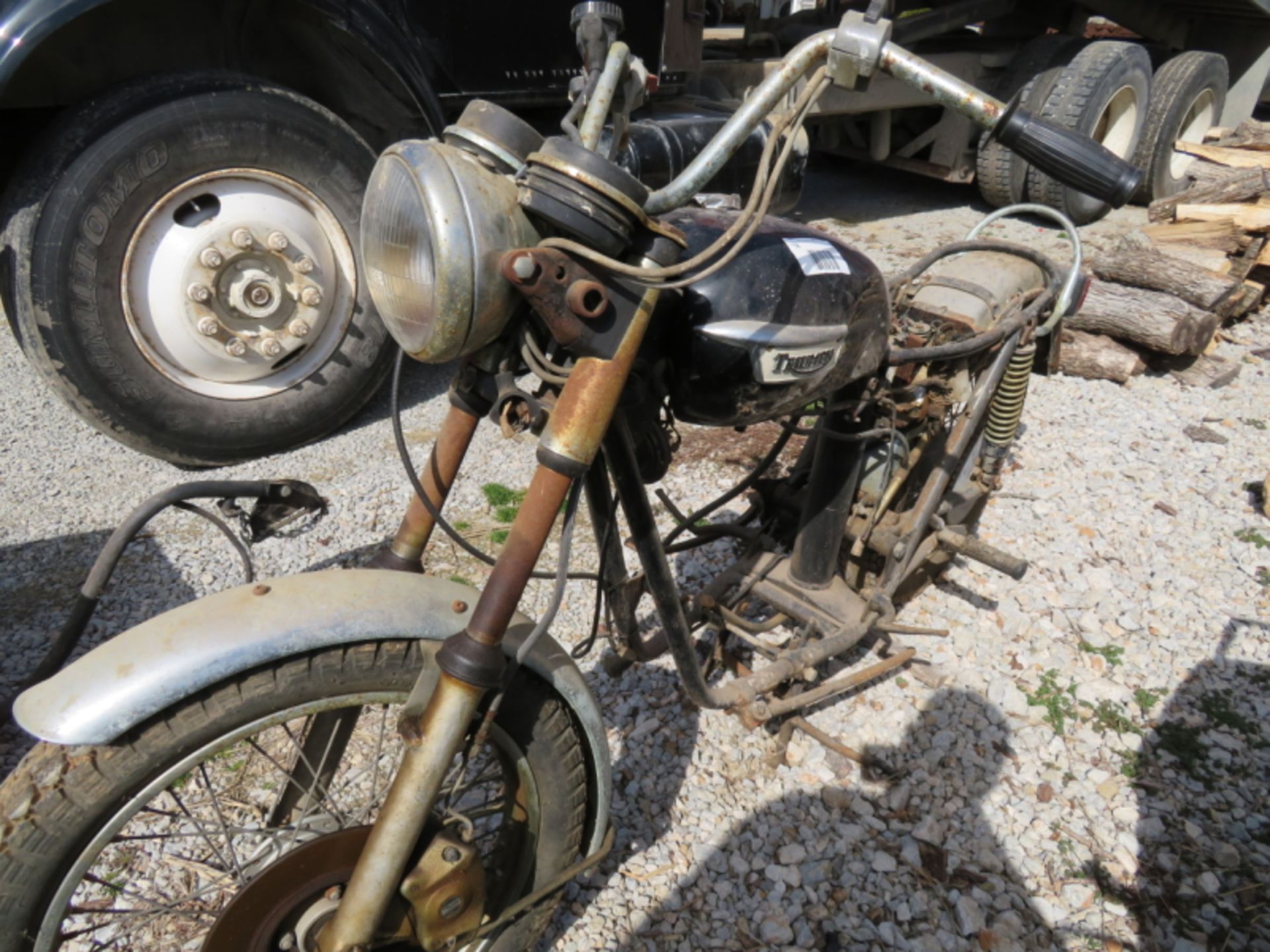 1977 Triumph 750 project bike, has engine and transmission, new valves several years ago, 13k miles - Image 2 of 5