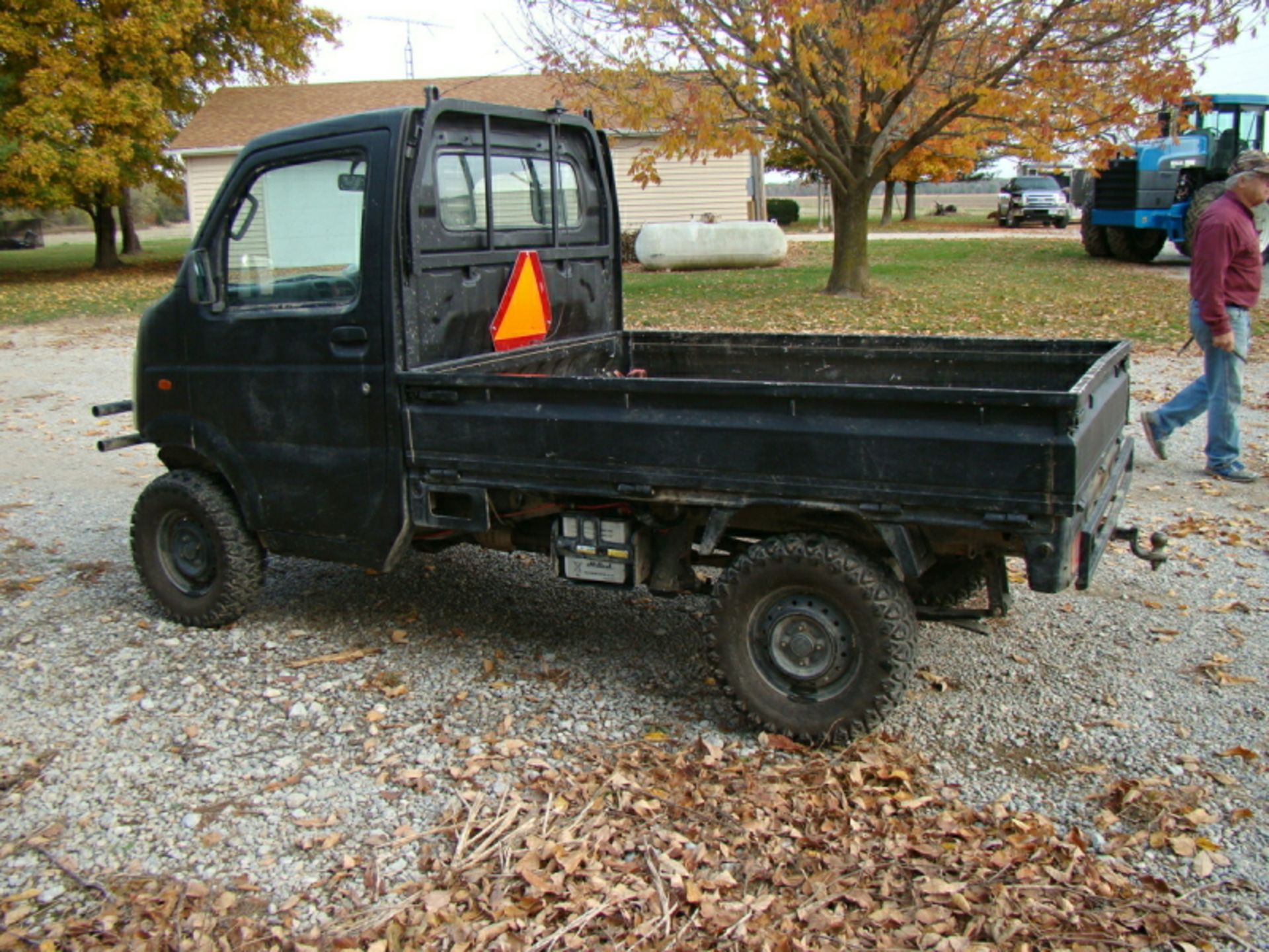 2003 Suzuki Carry Mini truck, 5spd, 4x4, fuel injected, 57,088 Kilometers; - Image 4 of 5