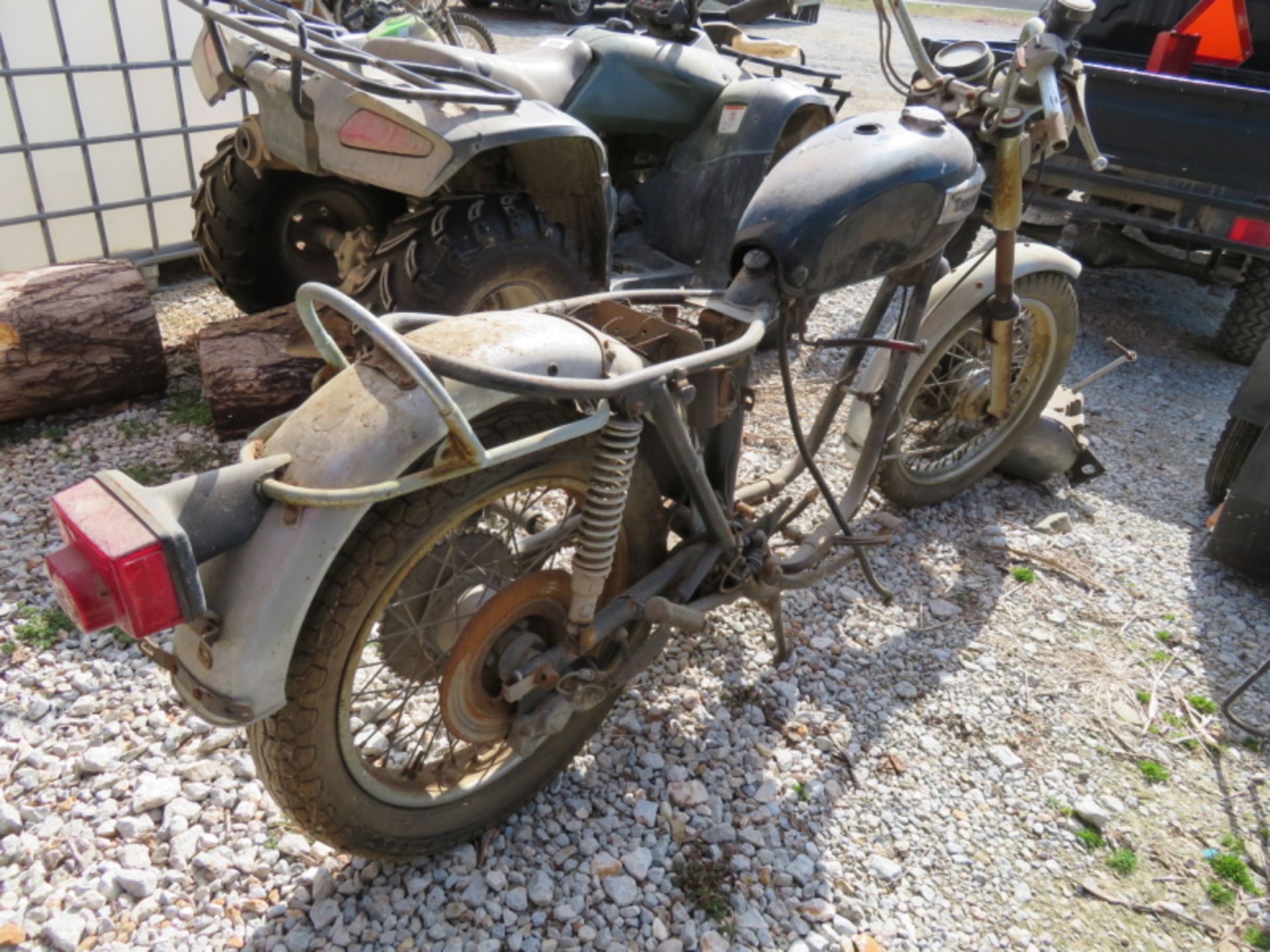 1977 Triumph 750 project bike, has engine and transmission, new valves several years ago, 13k miles - Image 4 of 5