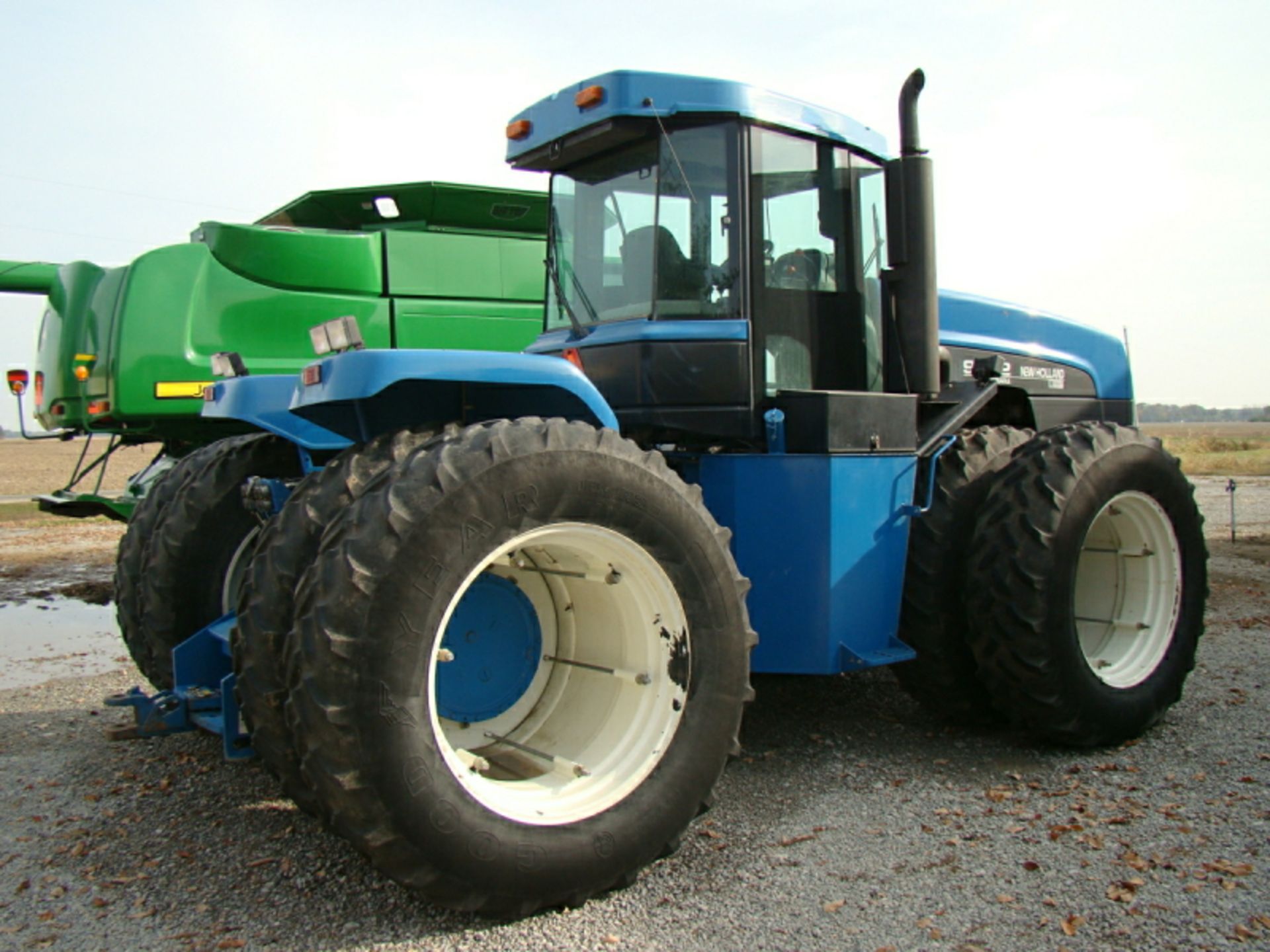 1996 New Holland 9282 tractor, 4x4, 3,515 hours, 5.9 Cummins, Good Year 18.4-38 duals 50%, - Image 9 of 26