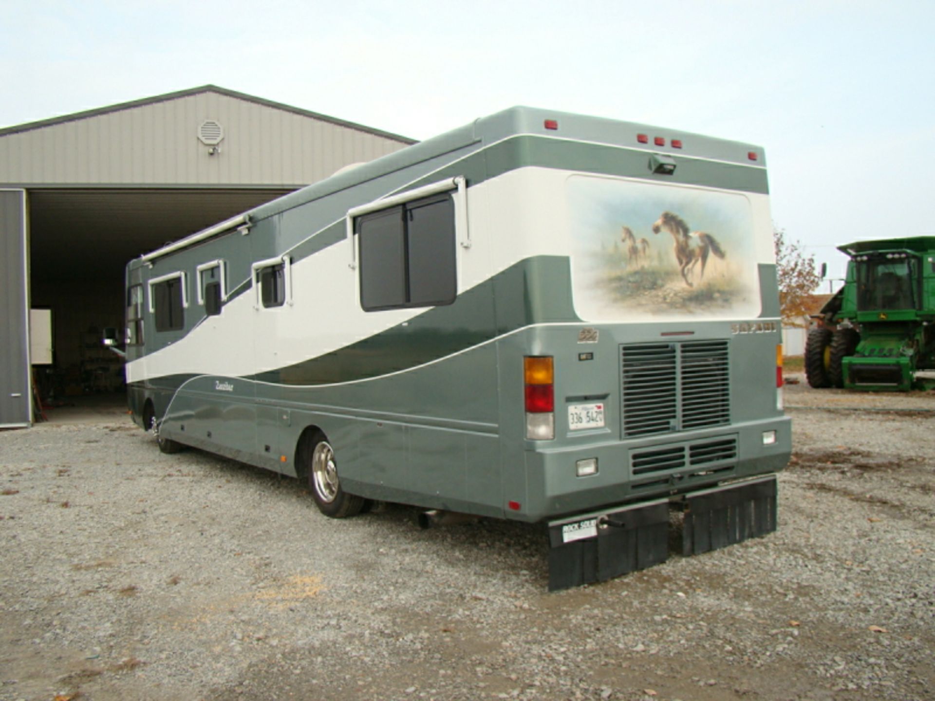 2001 Safari Zanzibar motor home 38ft, 330hp Cat diesel motor, 6 spd Allison transmission, 56,248 - Image 6 of 37