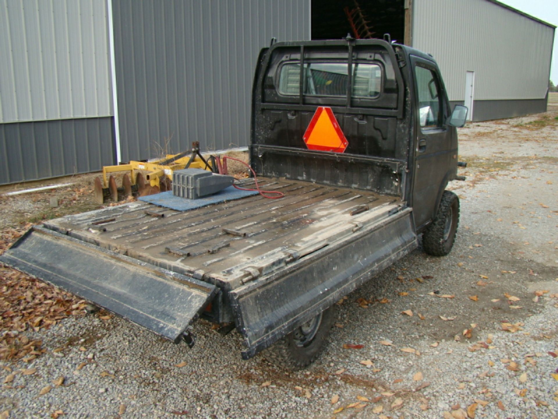 2003 Suzuki Carry Mini truck, 5spd, 4x4, fuel injected, 57,088 Kilometers; - Image 5 of 5