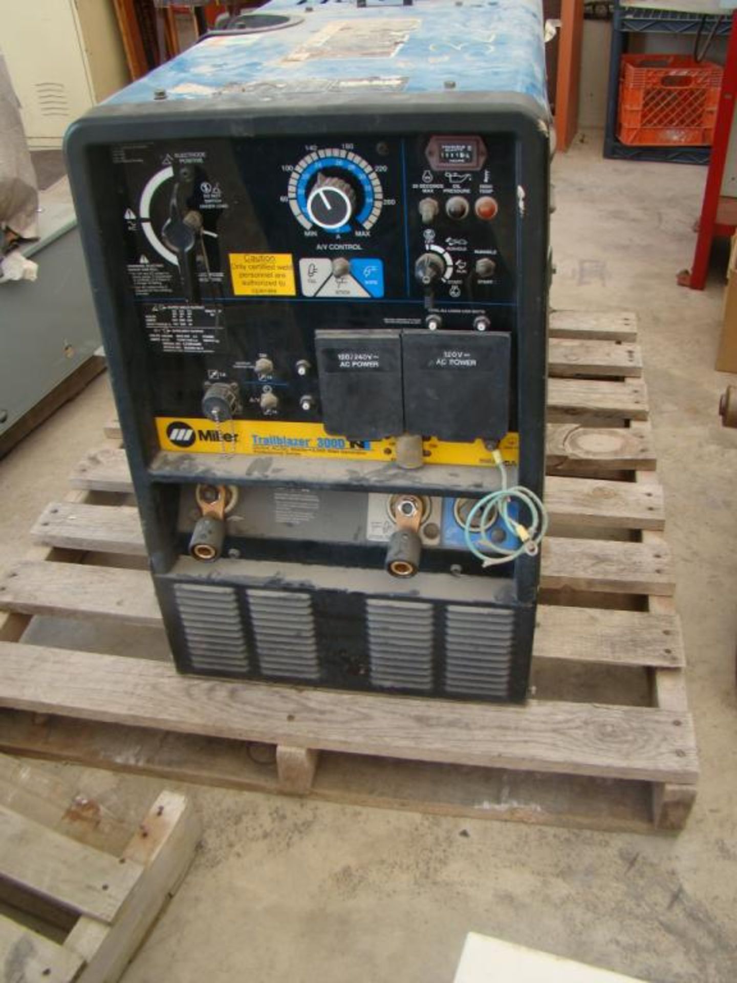 Miller Trailblazer 300DNT diesel welder - Image 4 of 4