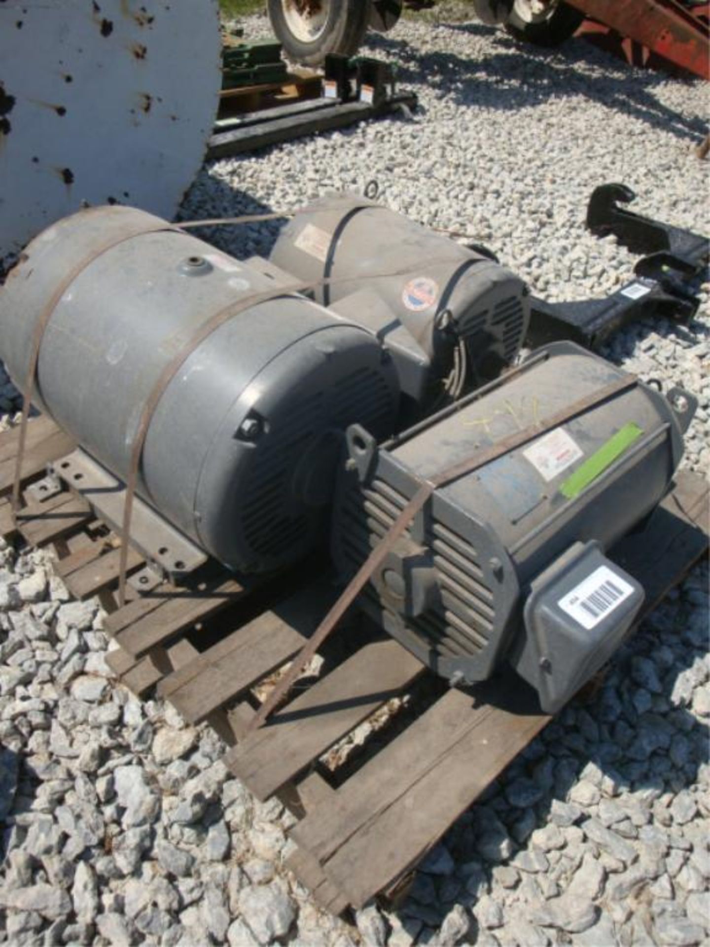 Pallet of 3 phase electric motors