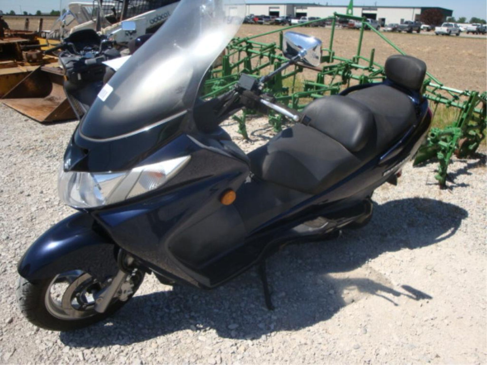 (Title) 2004 Suzuki Burgman scooter, <6000 miles,400cc - Image 3 of 10