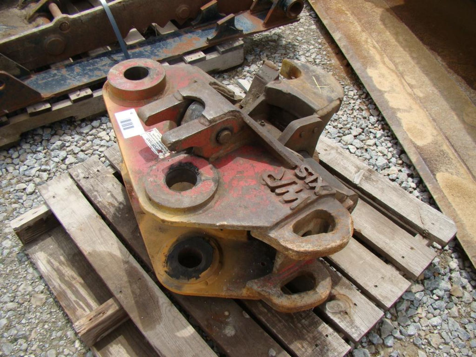 Wain Roy swing coupler for track hoe