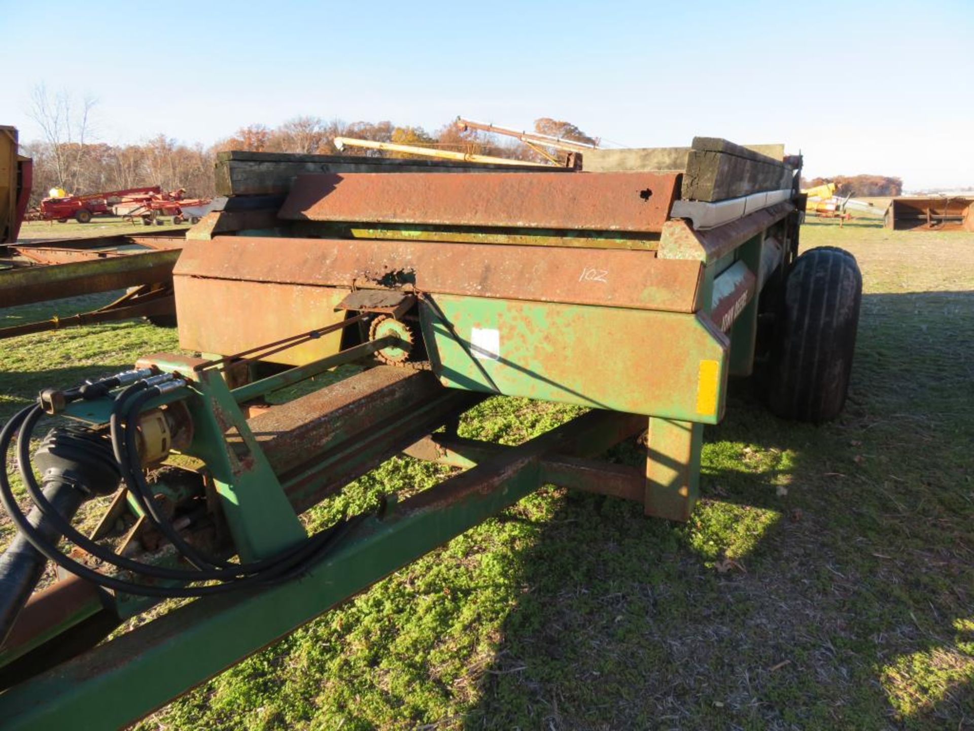 John Deere 785 manure spreader needs work