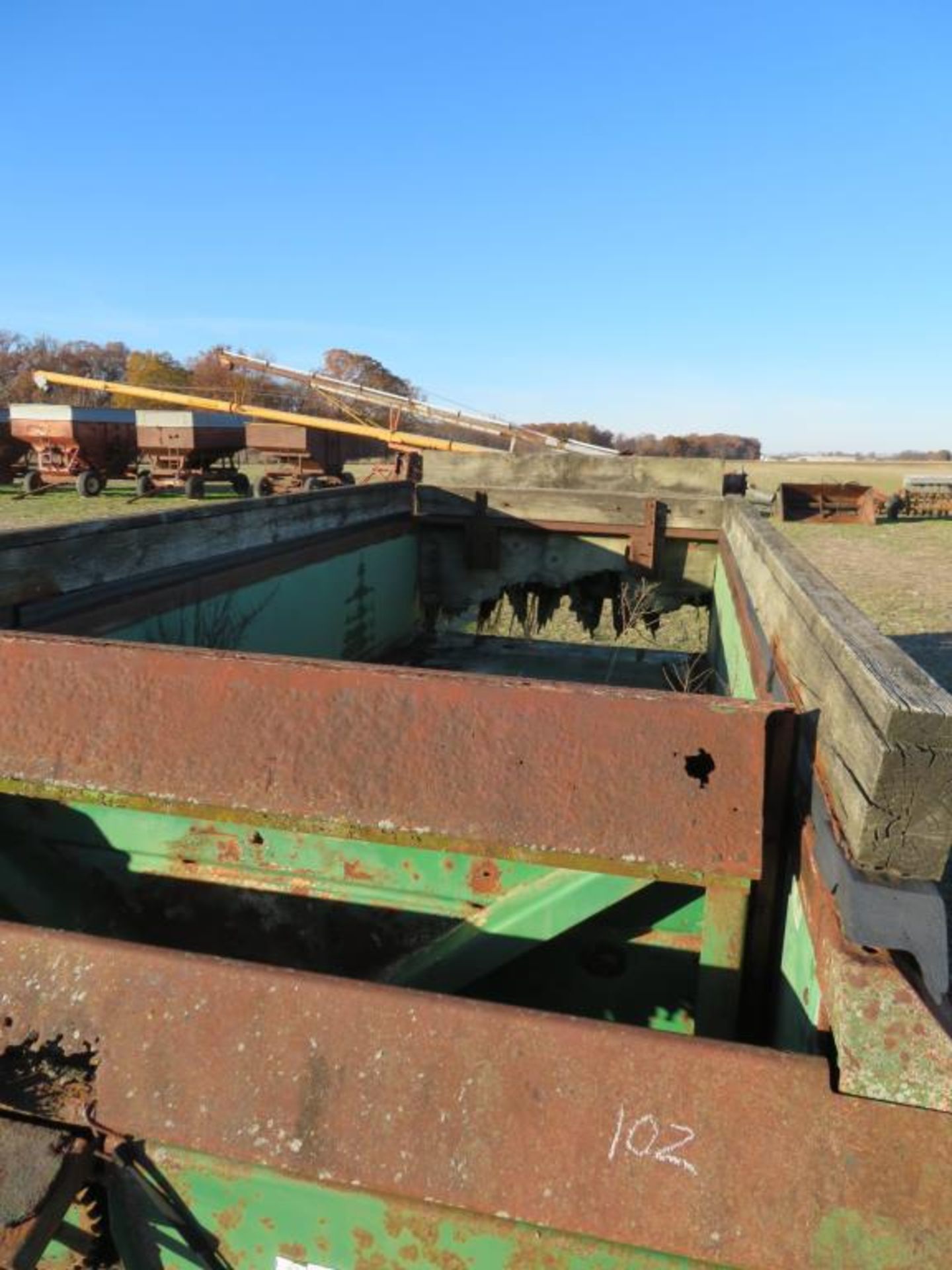 John Deere 785 manure spreader needs work - Image 2 of 2