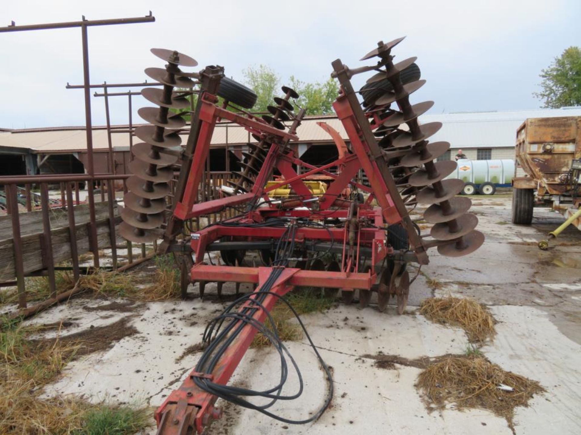 Case IH 496 disk 22ft w/spring tooth harrow serial 04700000060819 - Image 4 of 5